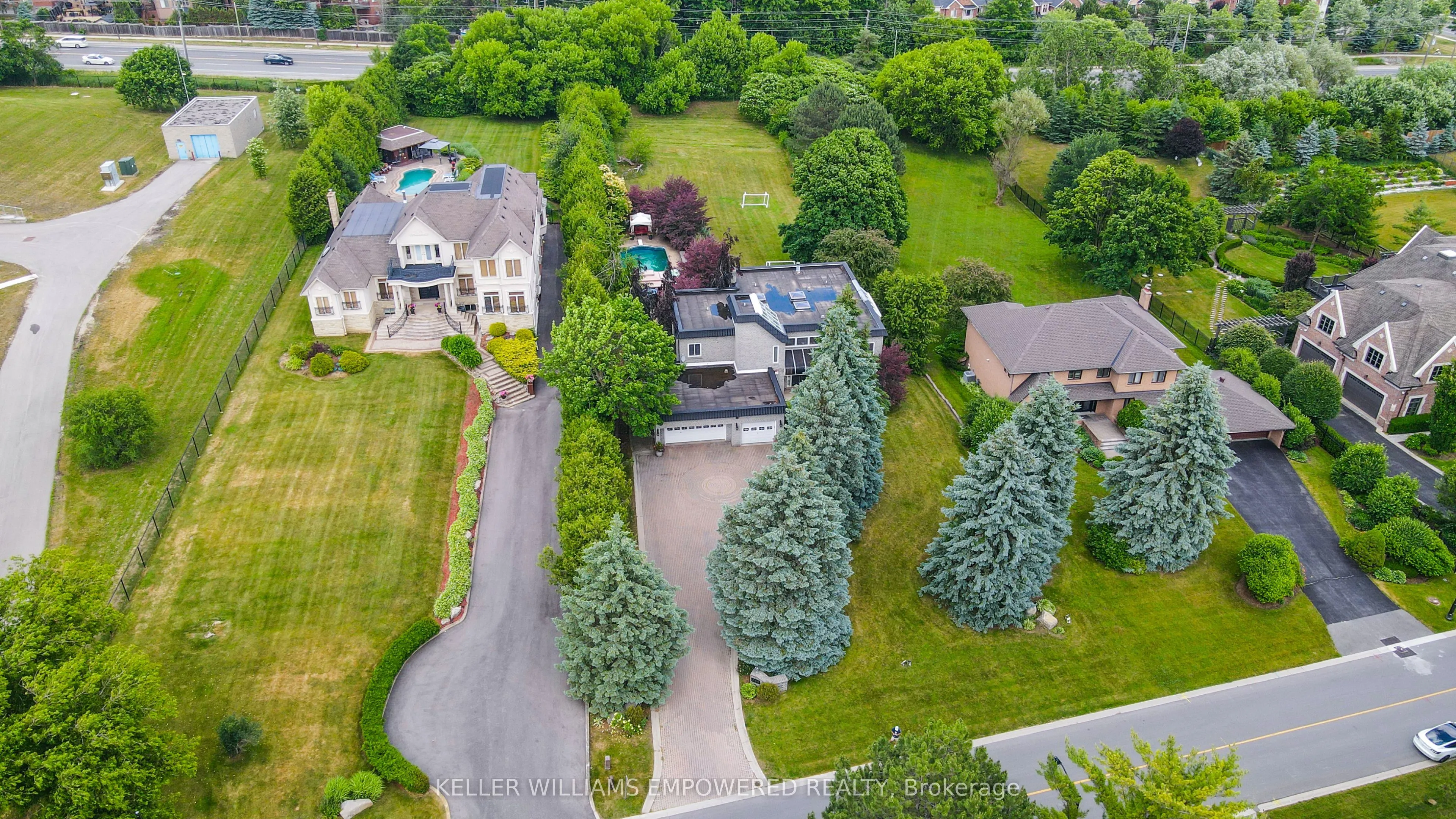 788 Woodland Acres Crescent