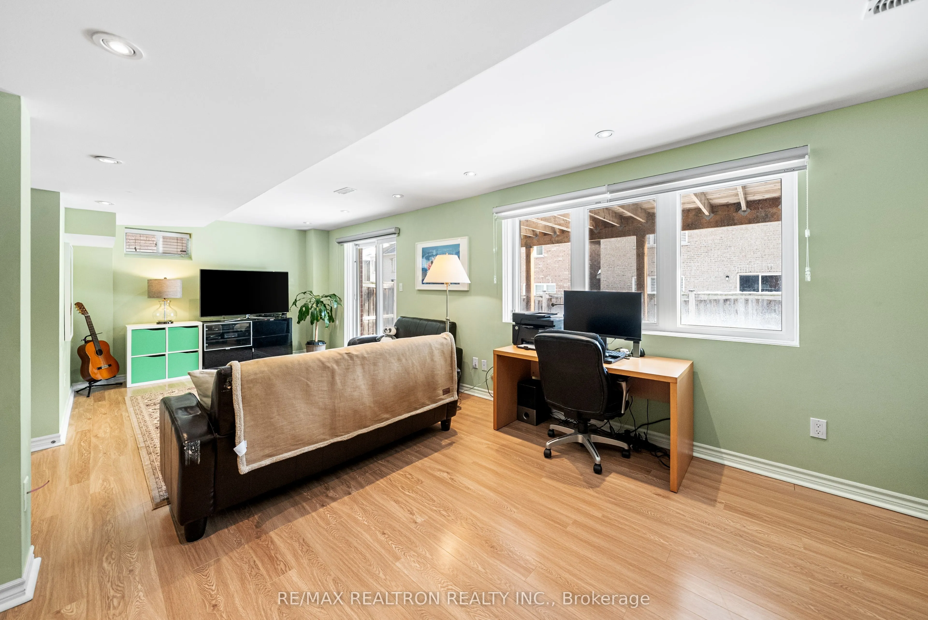 17 Mansard Drive