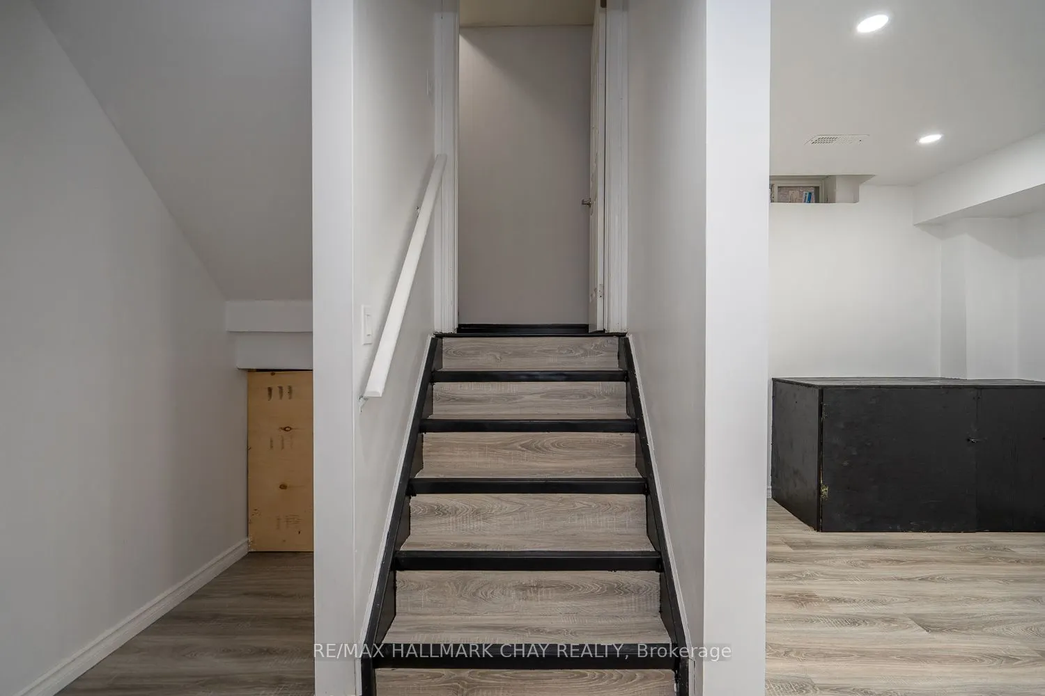 38 Steele Street