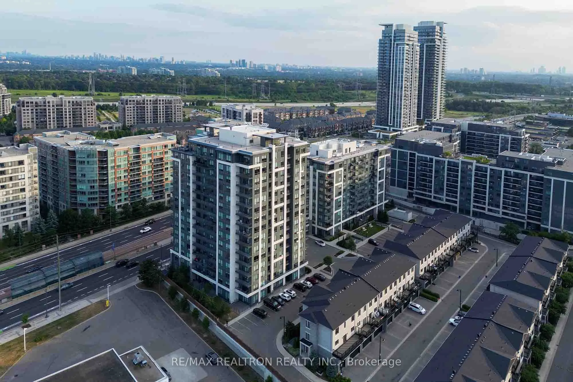 398 highway 7 Avenue E, #1501