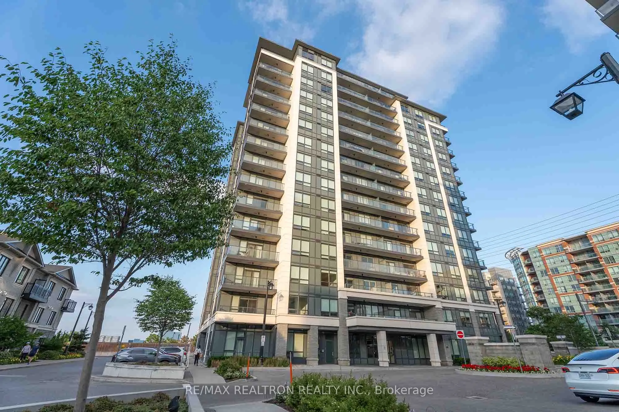 398 highway 7 Avenue E, #1501