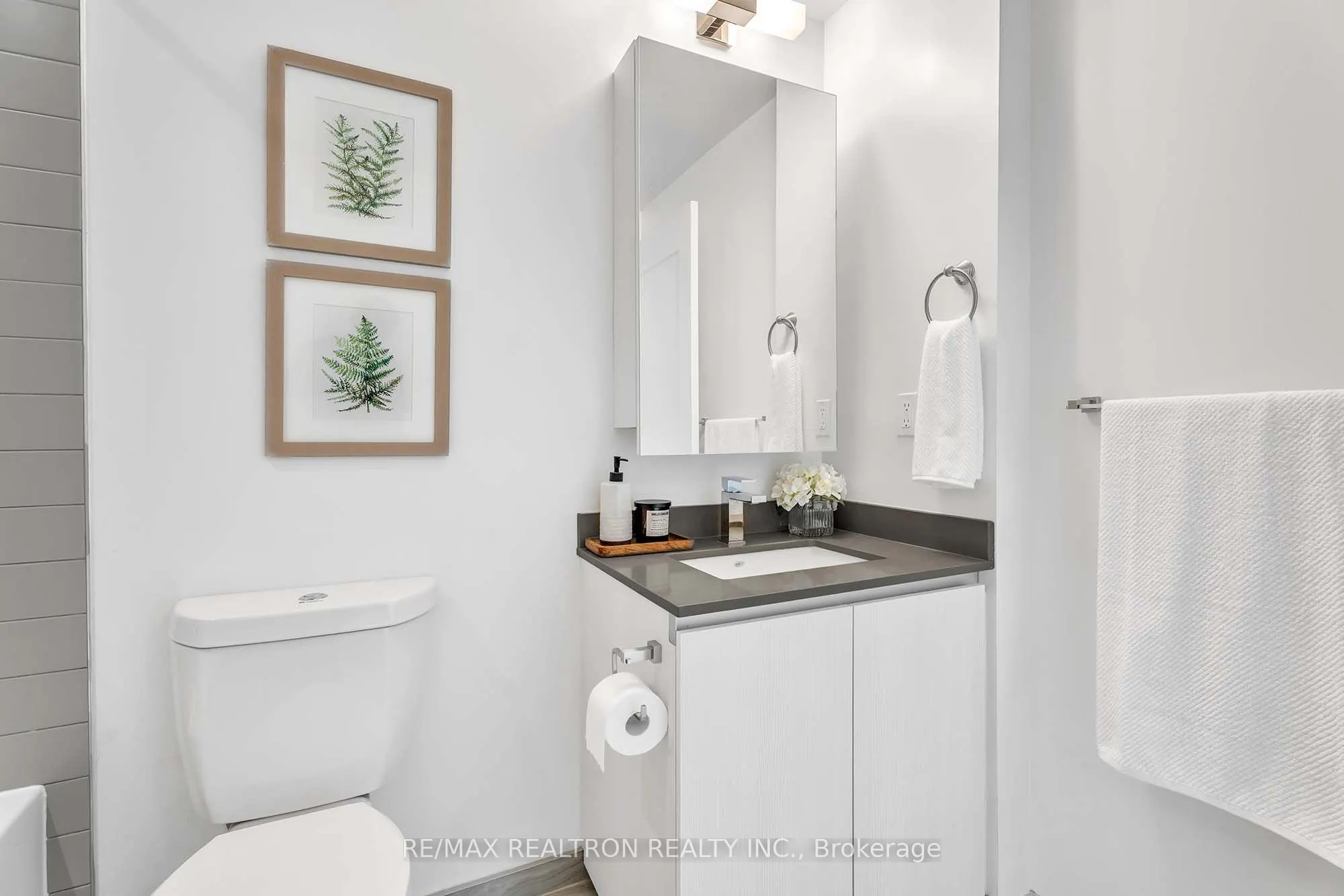 398 highway 7 Avenue E, #1501