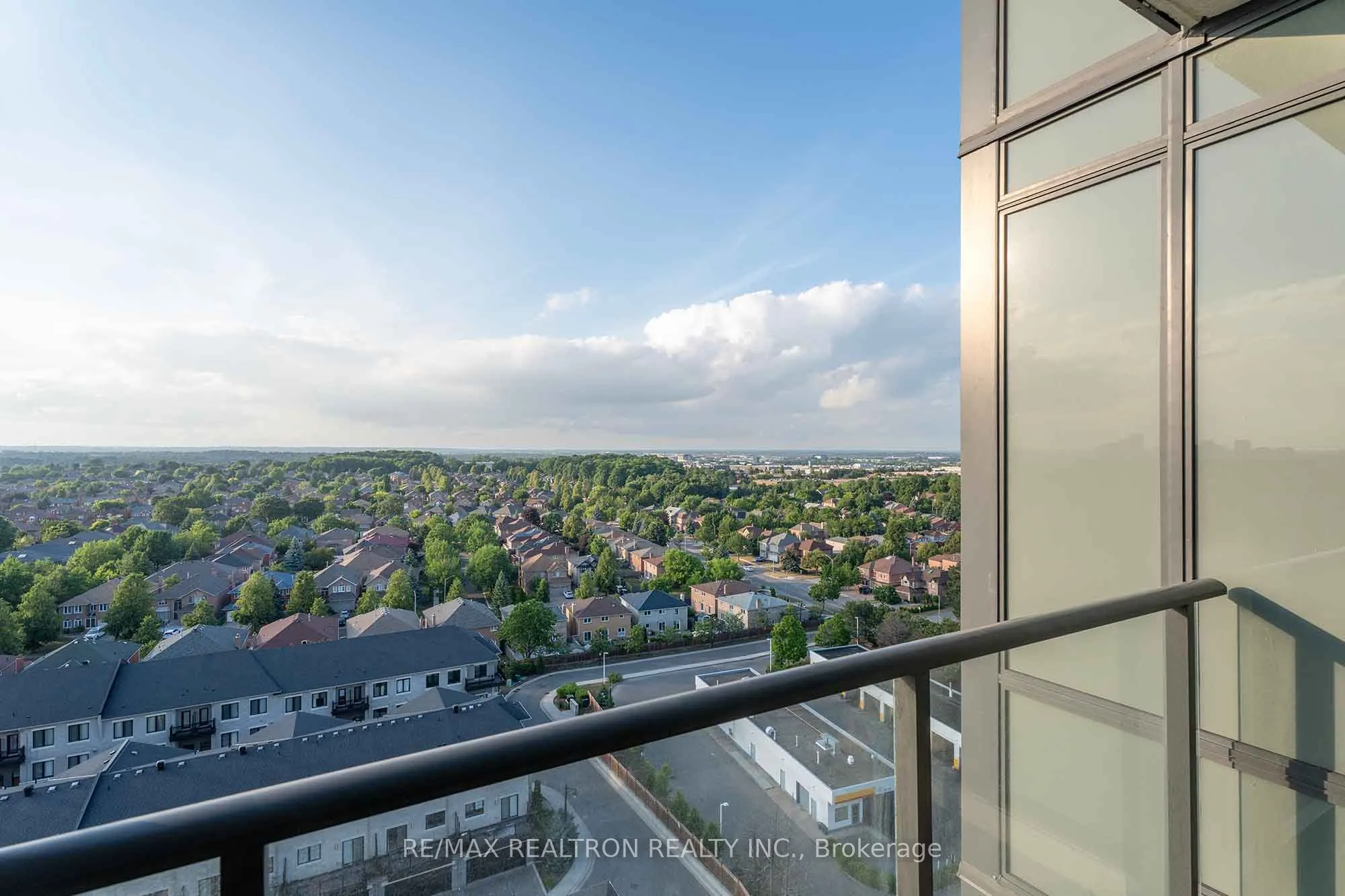 398 highway 7 Avenue E, #1501