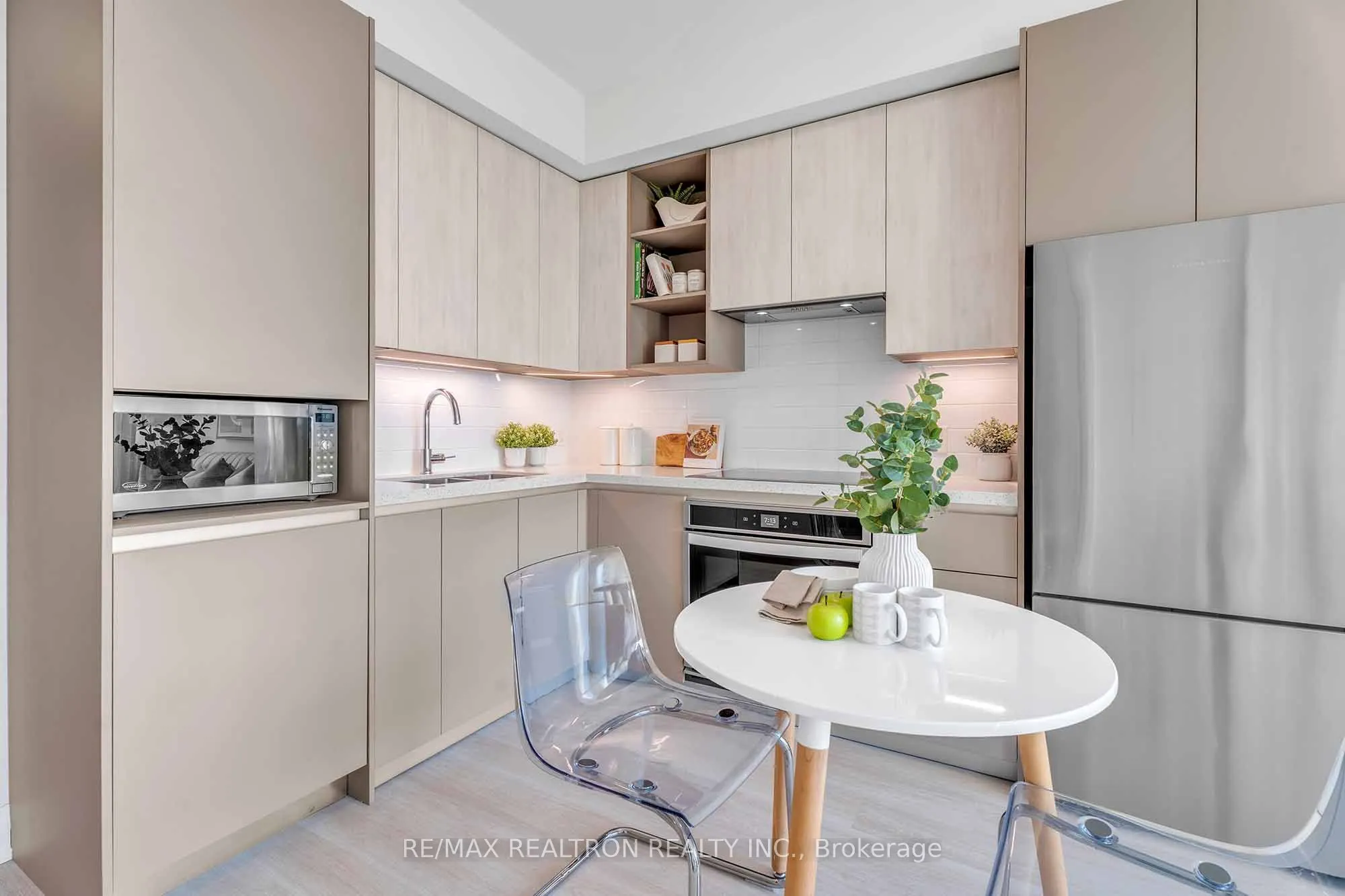 398 highway 7 Avenue E, #1501