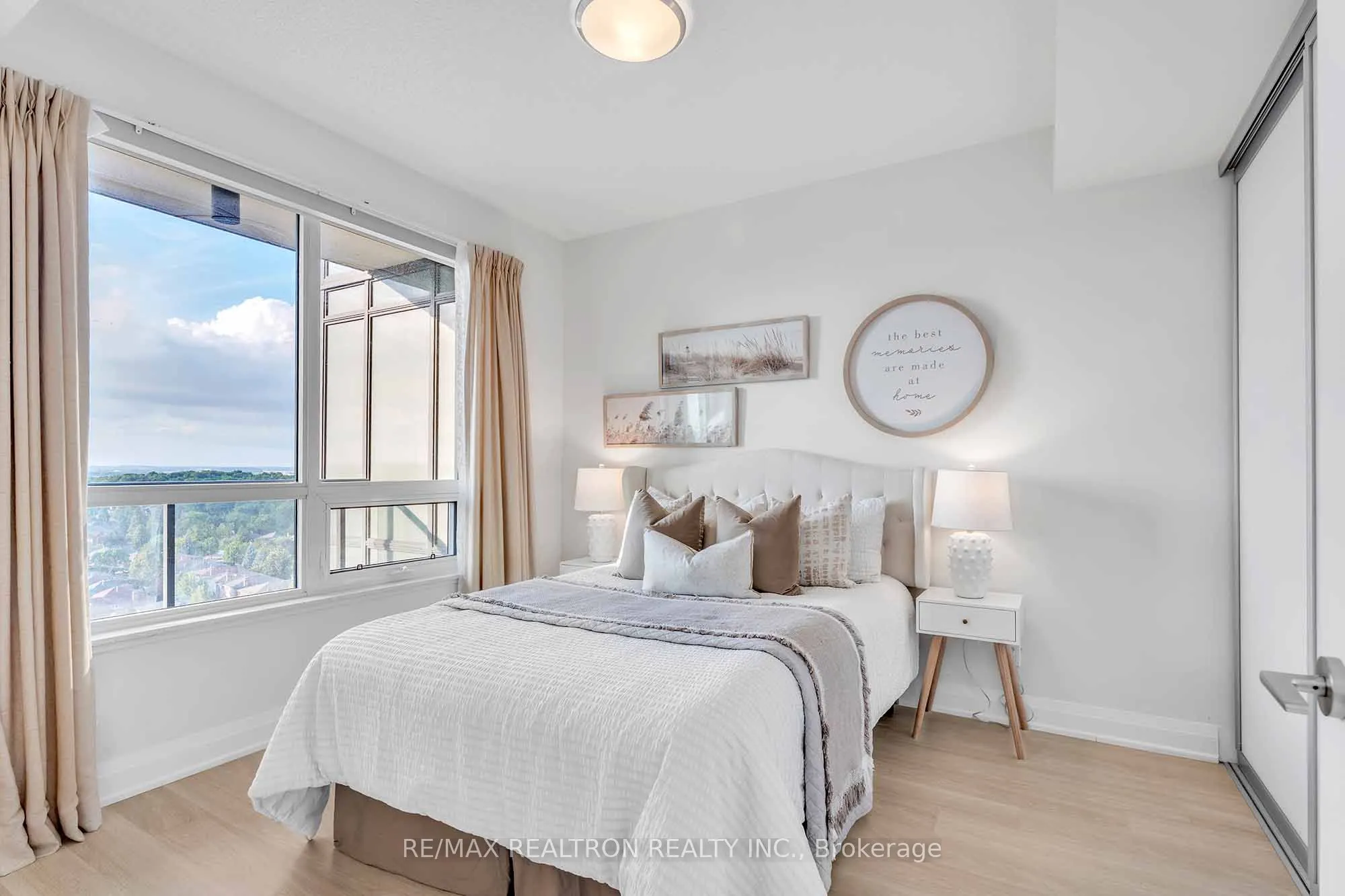 398 highway 7 Avenue E, #1501