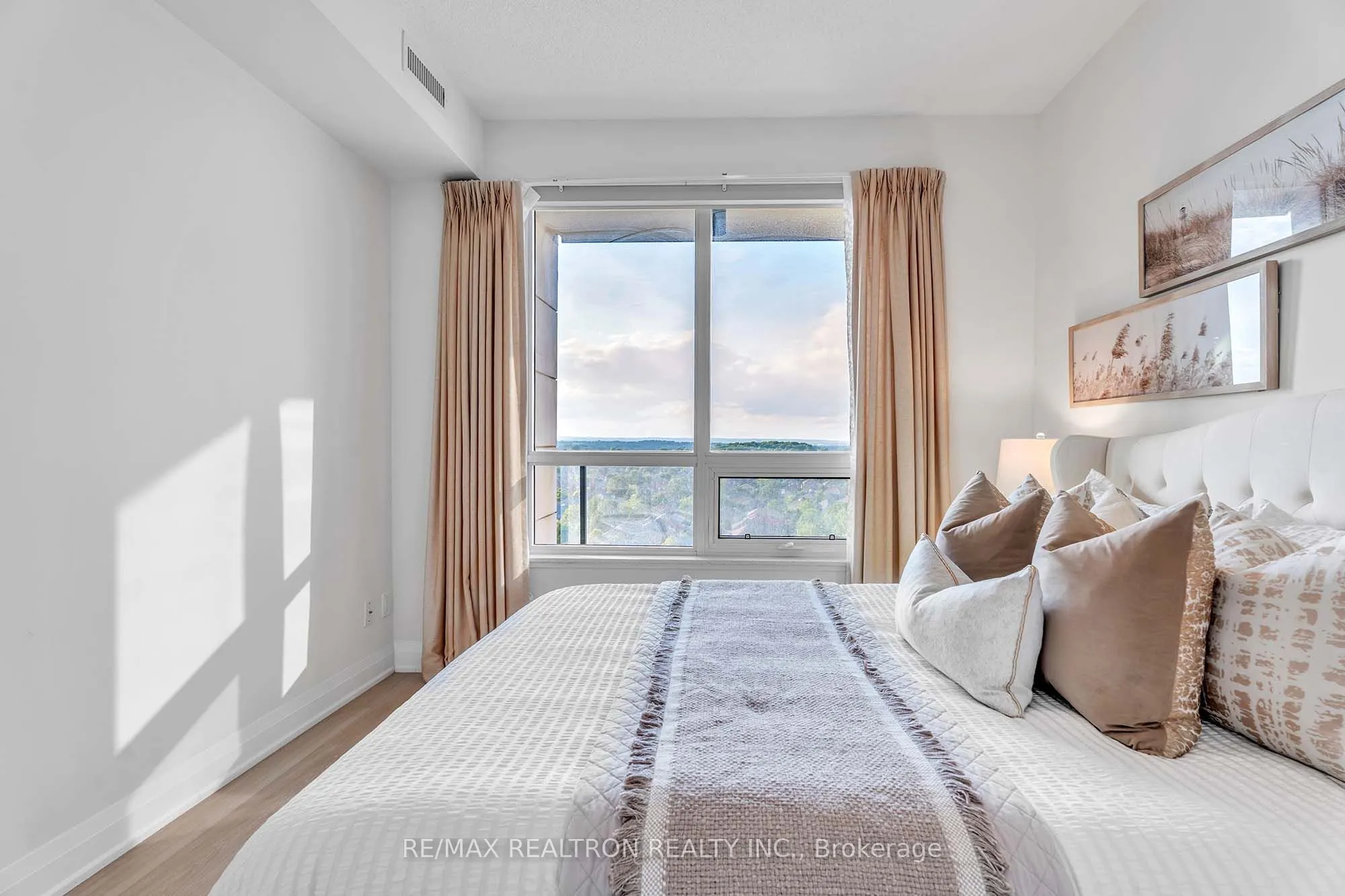 398 highway 7 Avenue E, #1501