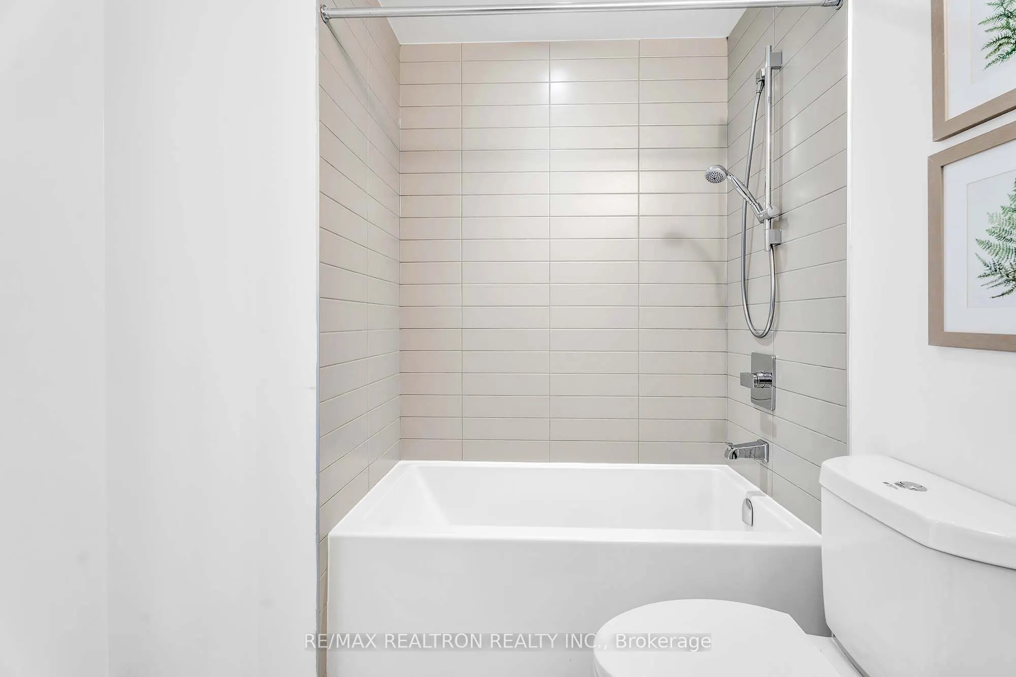 398 highway 7 Avenue E, #1501