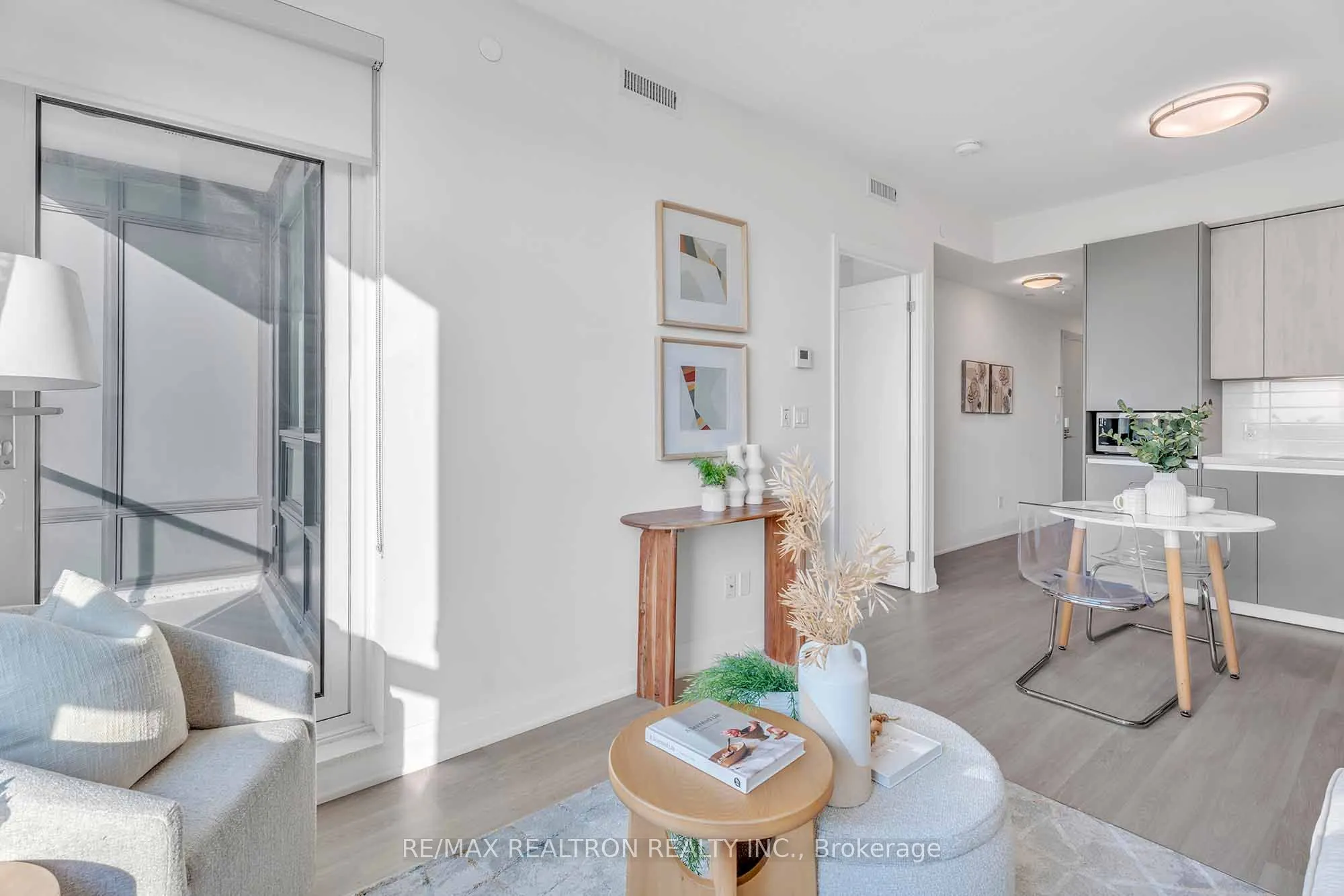 398 highway 7 Avenue E, #1501