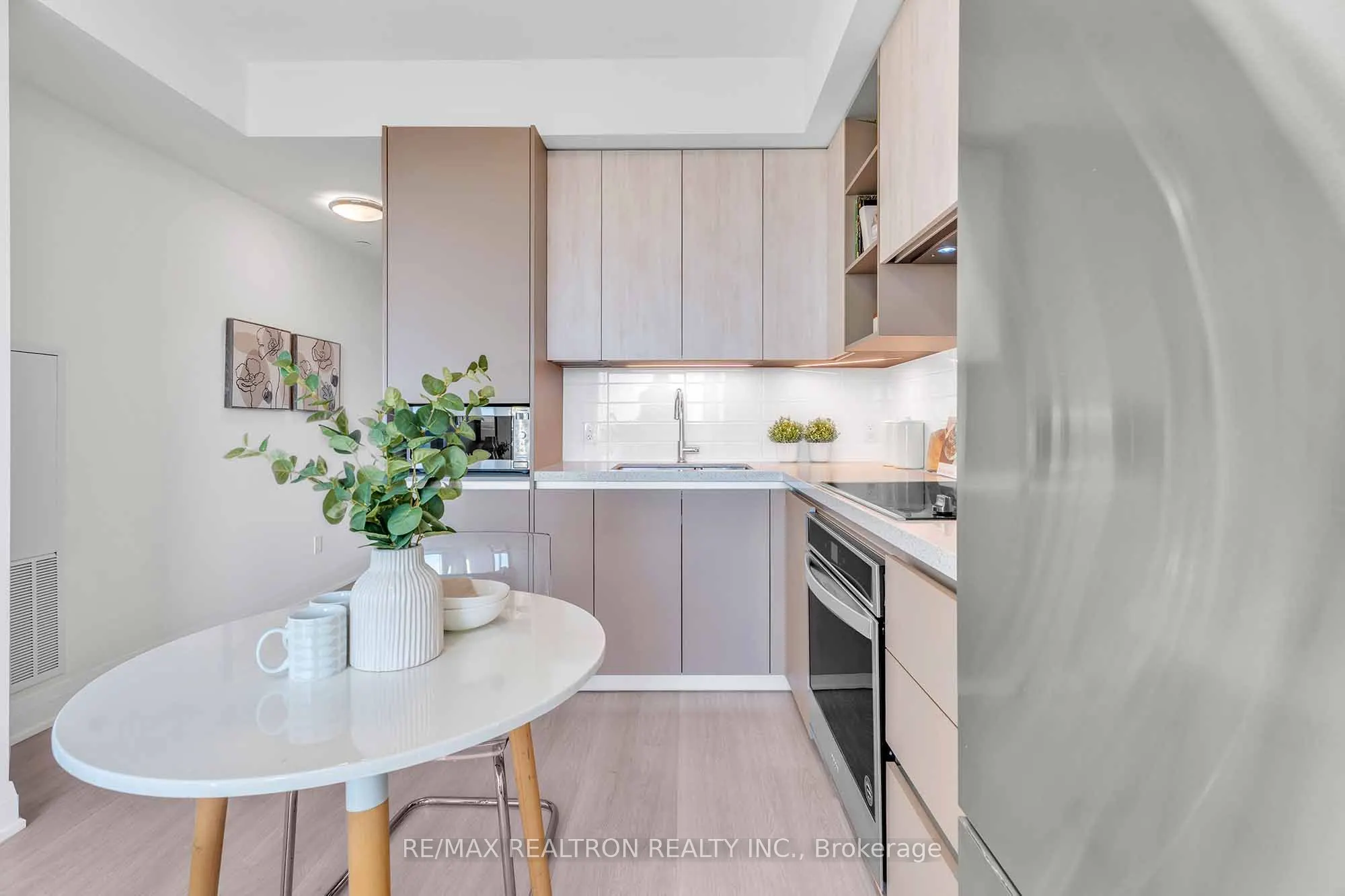 398 highway 7 Avenue E, #1501