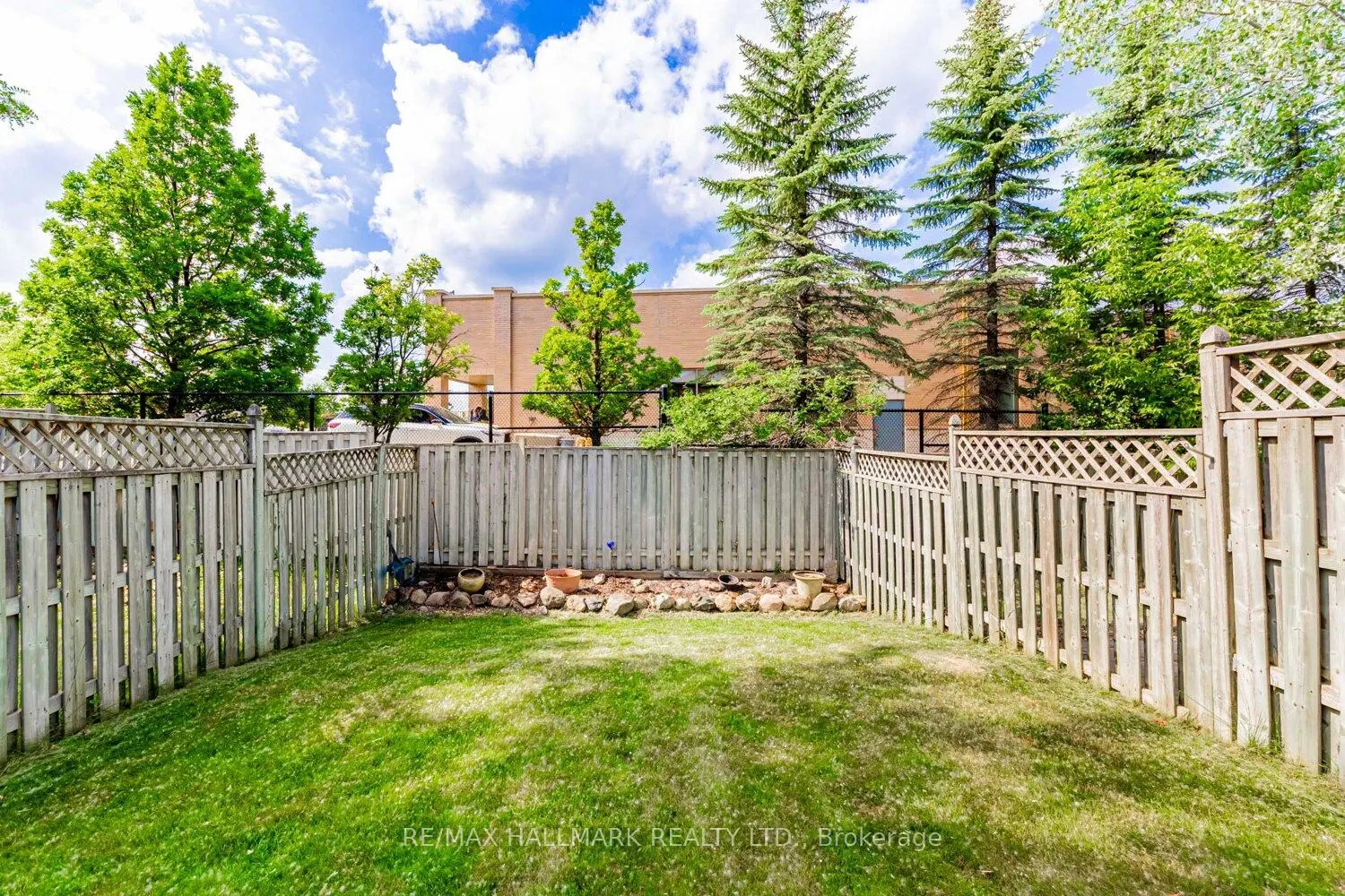 52 Mistleflower Court