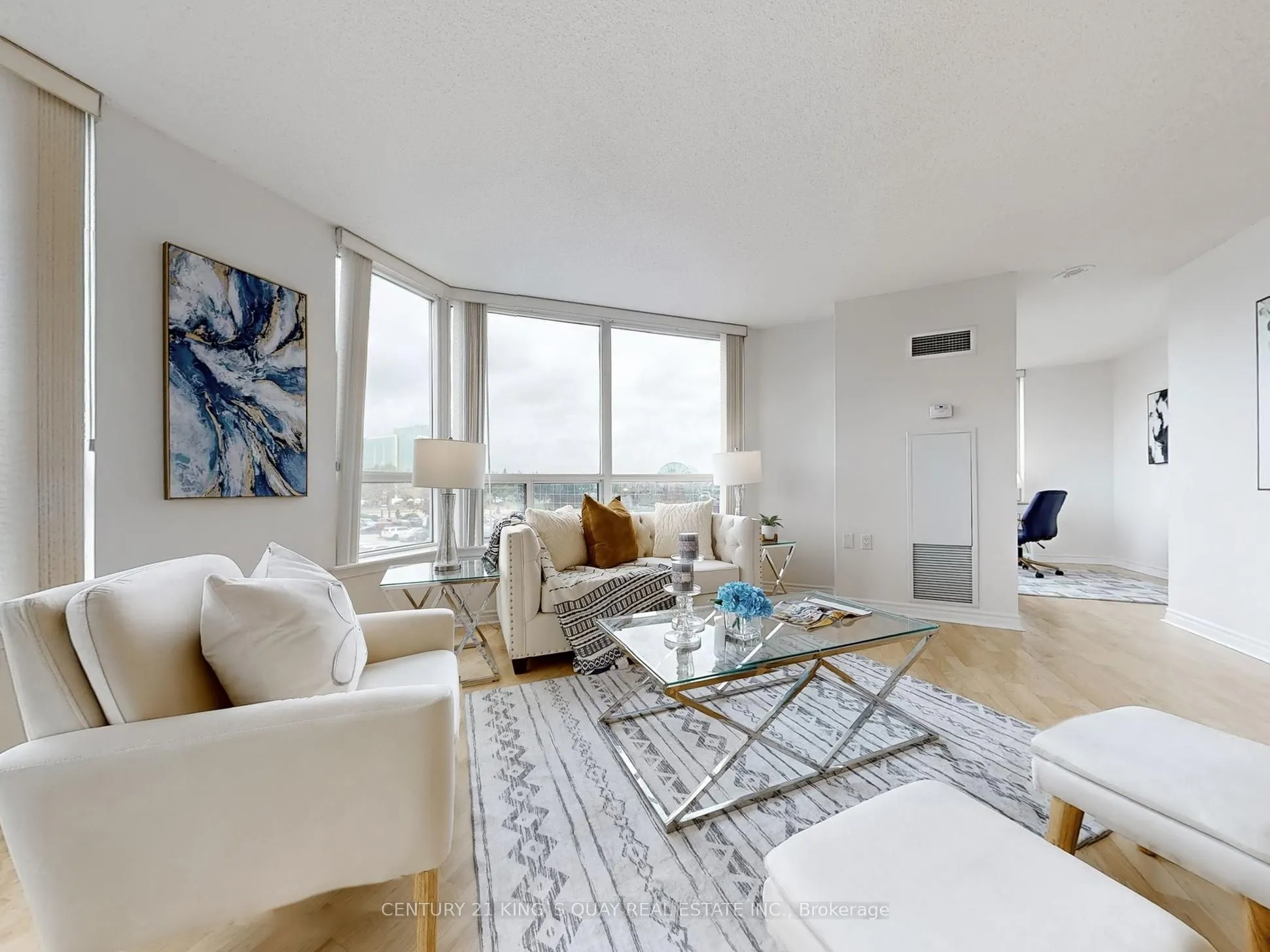9015 Leslie Street E, #309
