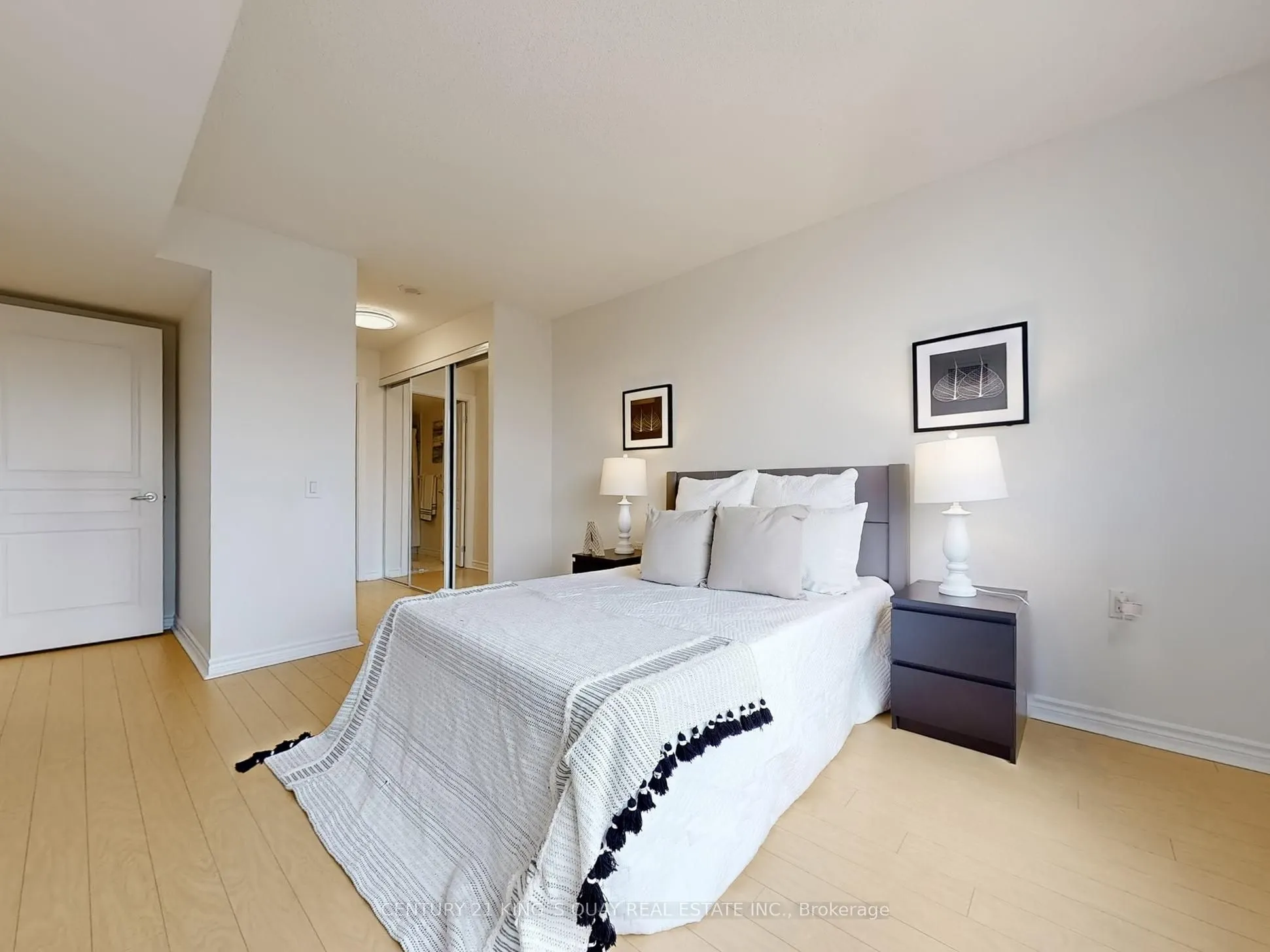 9015 Leslie Street E, #309