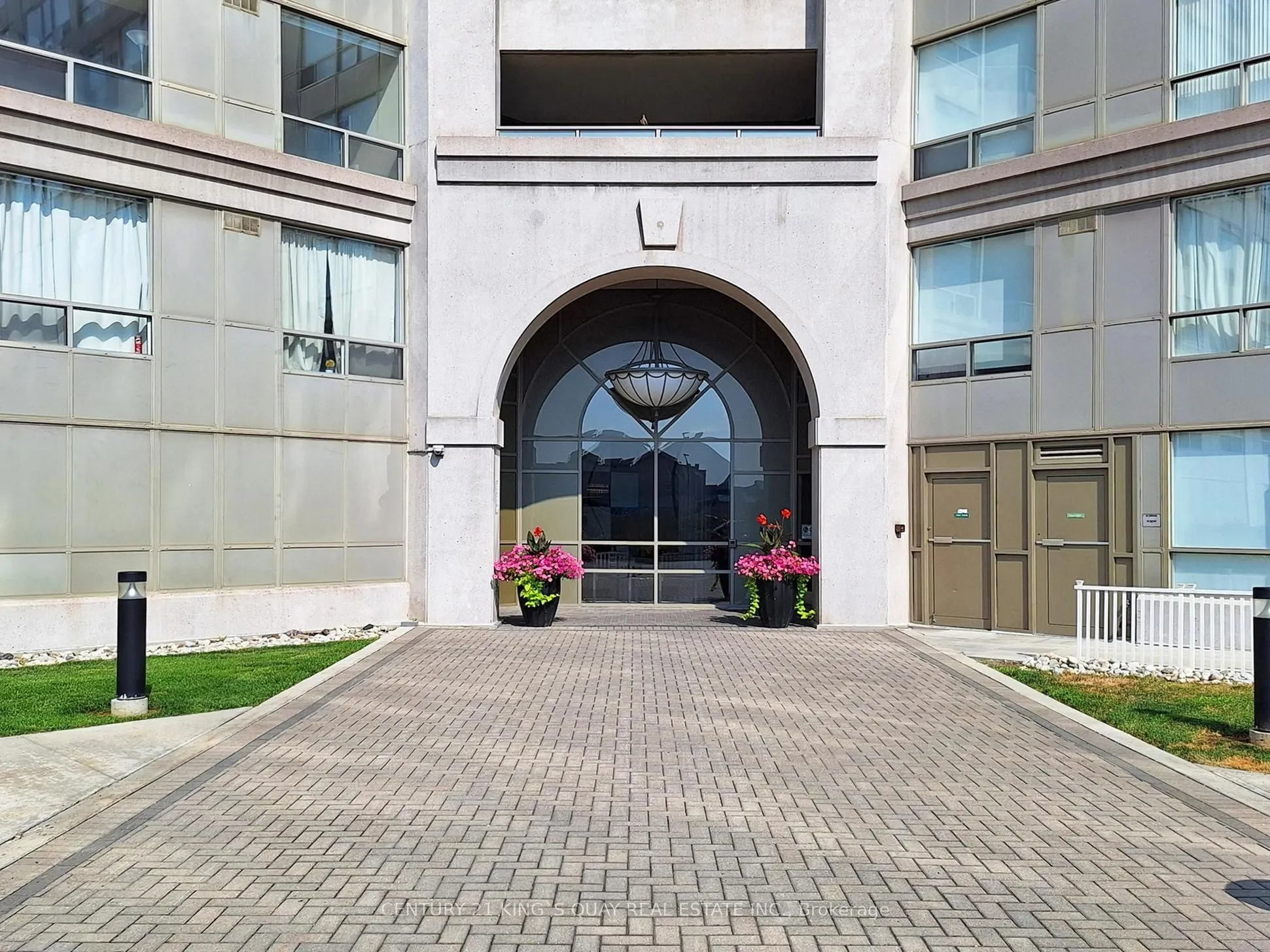 9015 Leslie Street E, #309