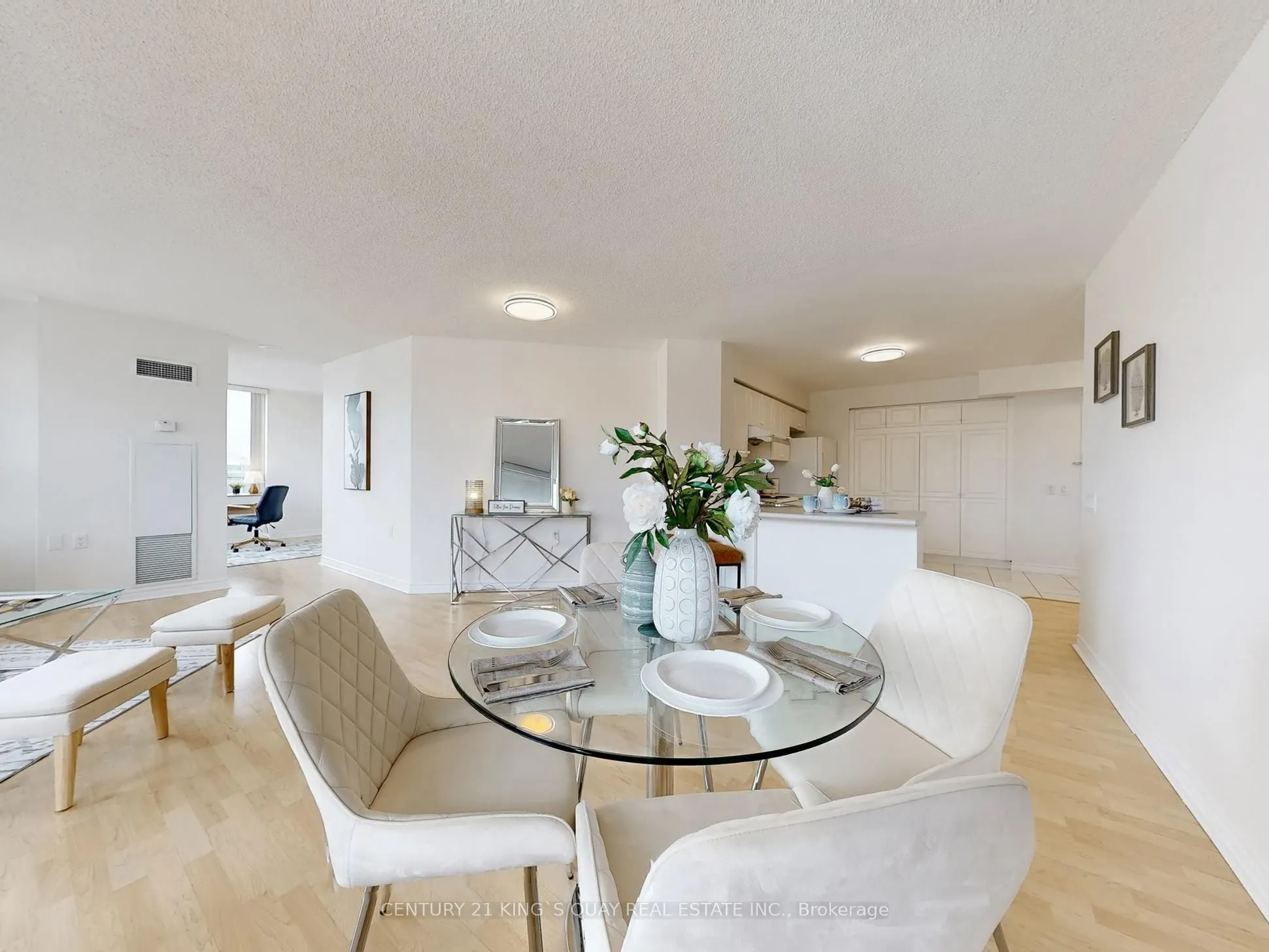 9015 Leslie Street E, #309