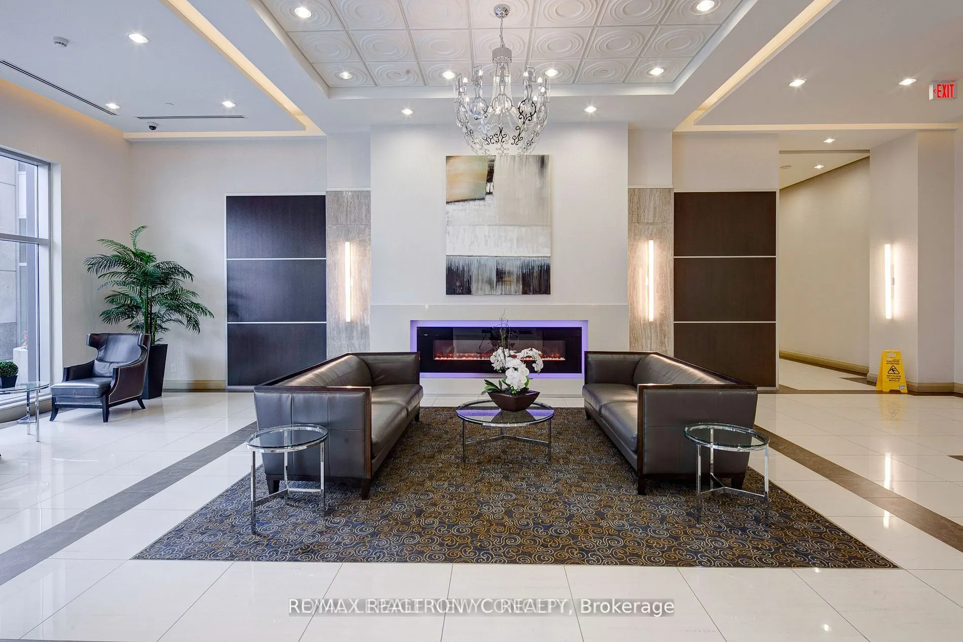7171 Yonge Street, #2215
