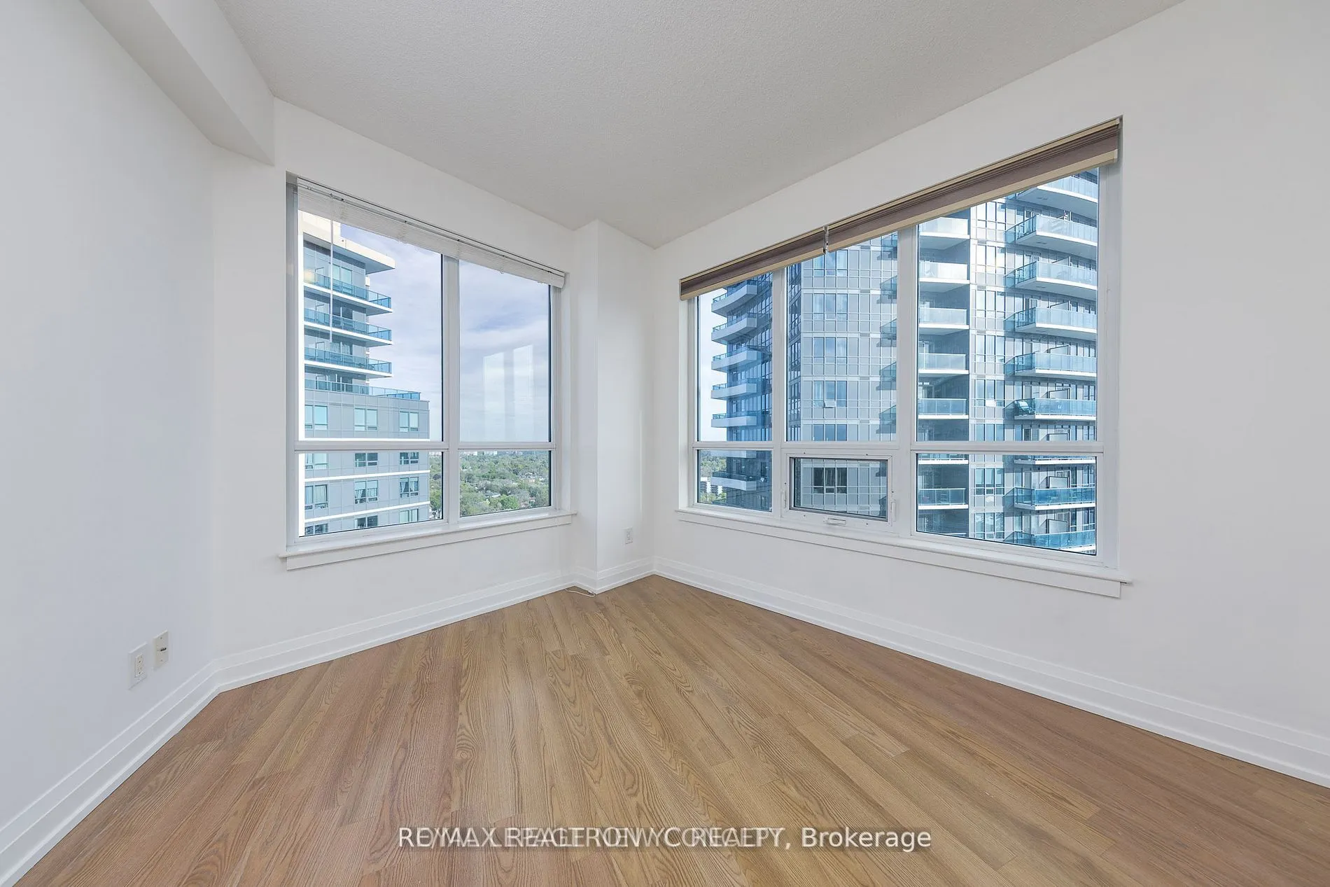 7171 Yonge Street, #2215