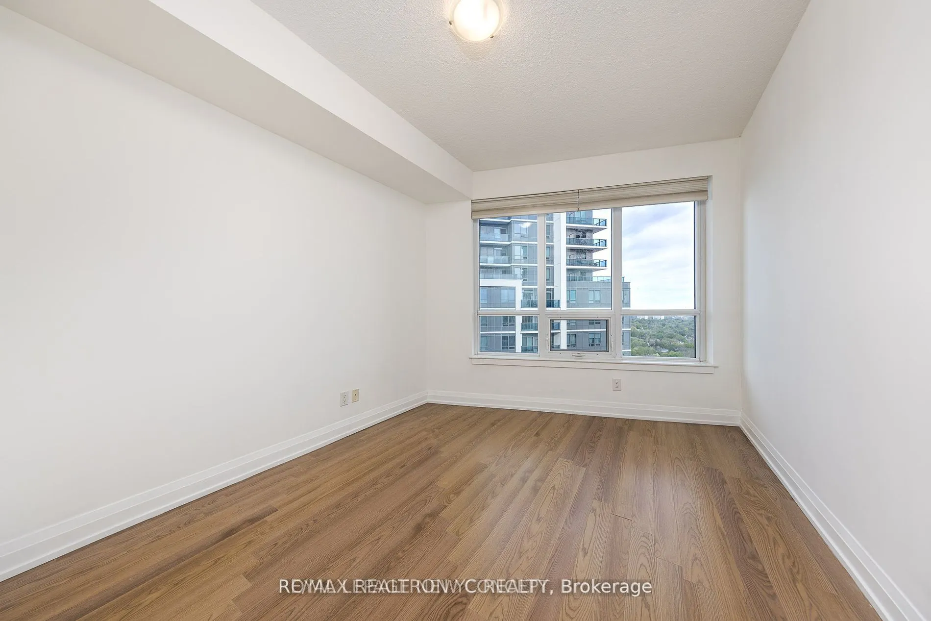 7171 Yonge Street, #2215