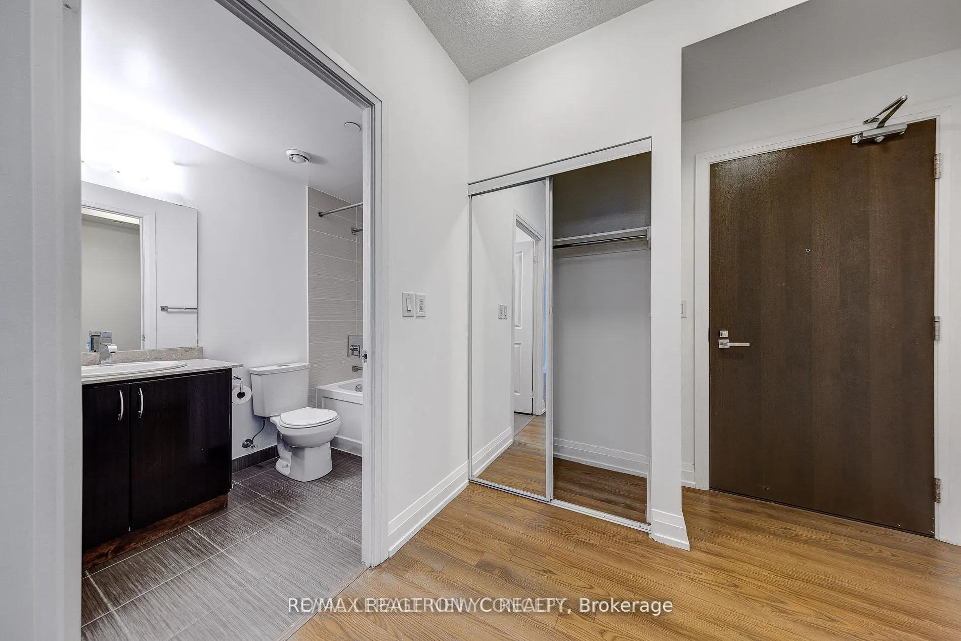7171 Yonge Street, #2215