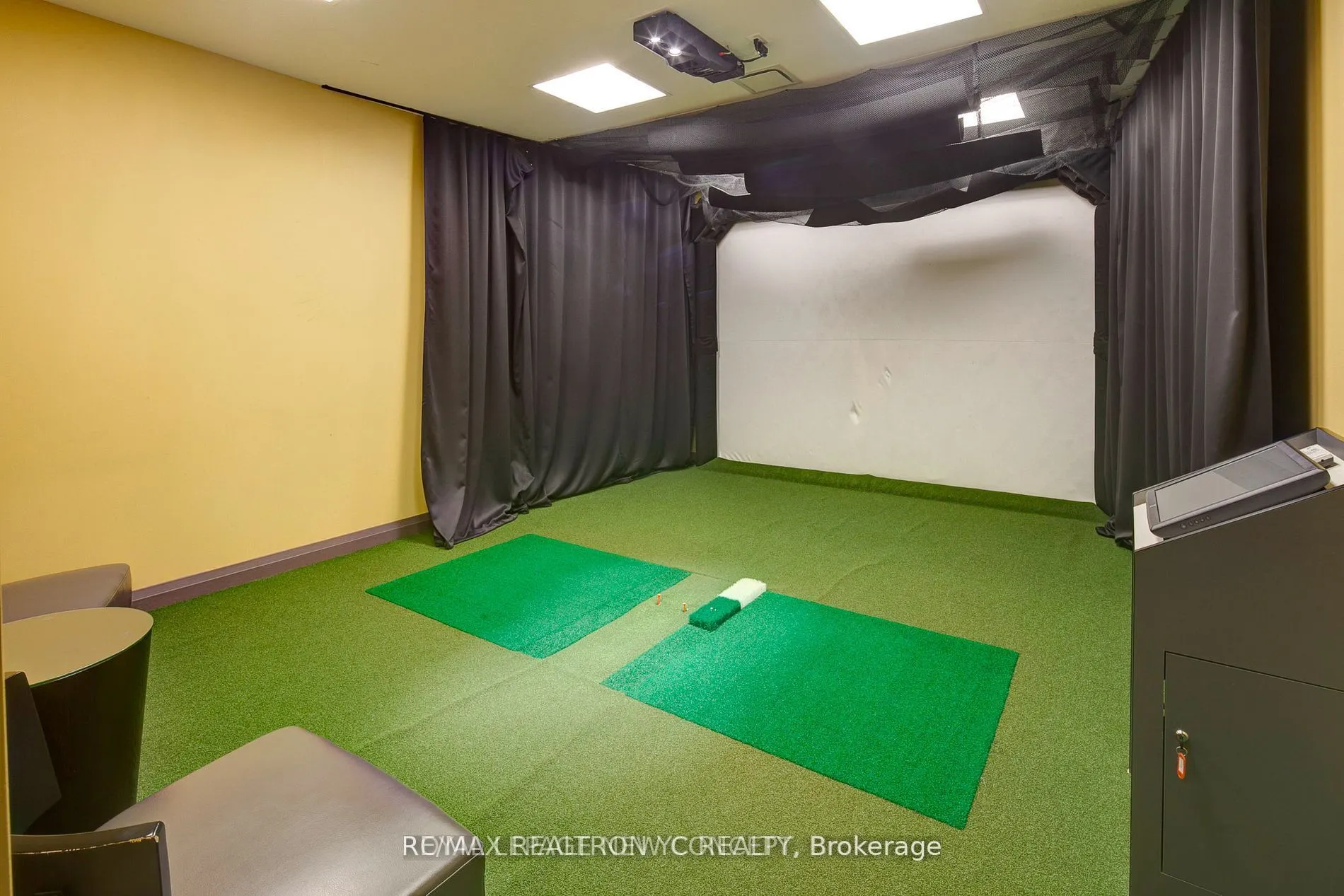 7171 Yonge Street, #2215
