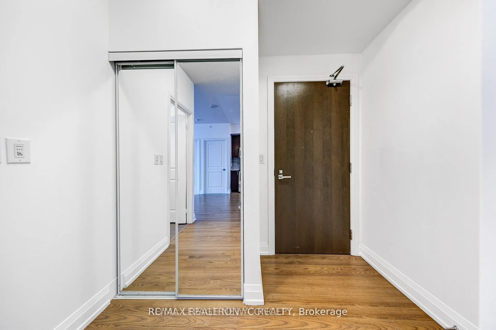 7171 Yonge Street, #2215