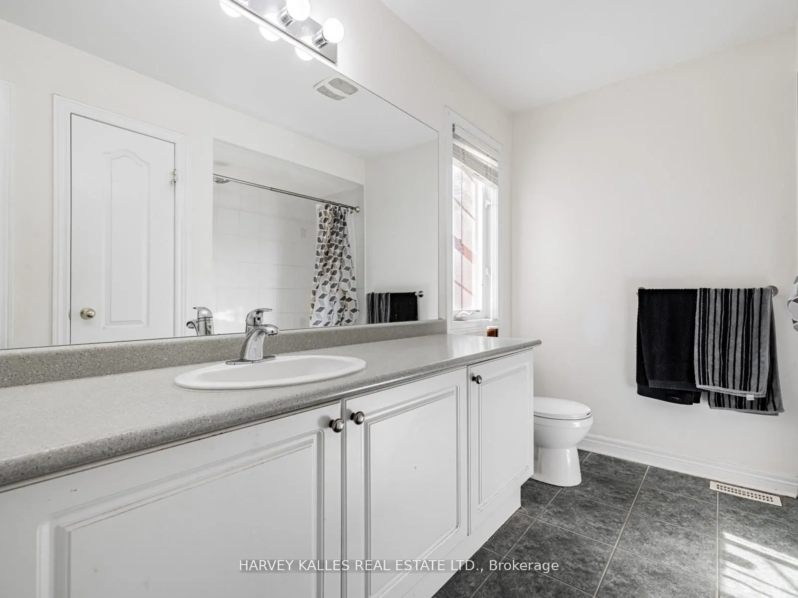 41 William Bowes Boulevard