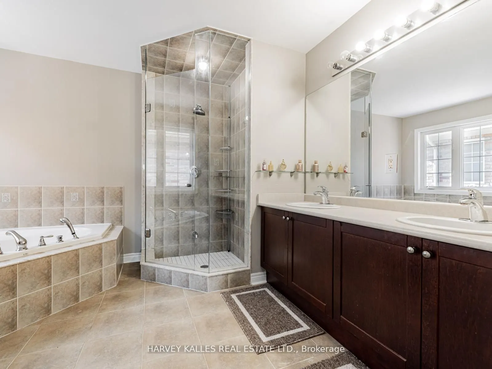 41 William Bowes Boulevard