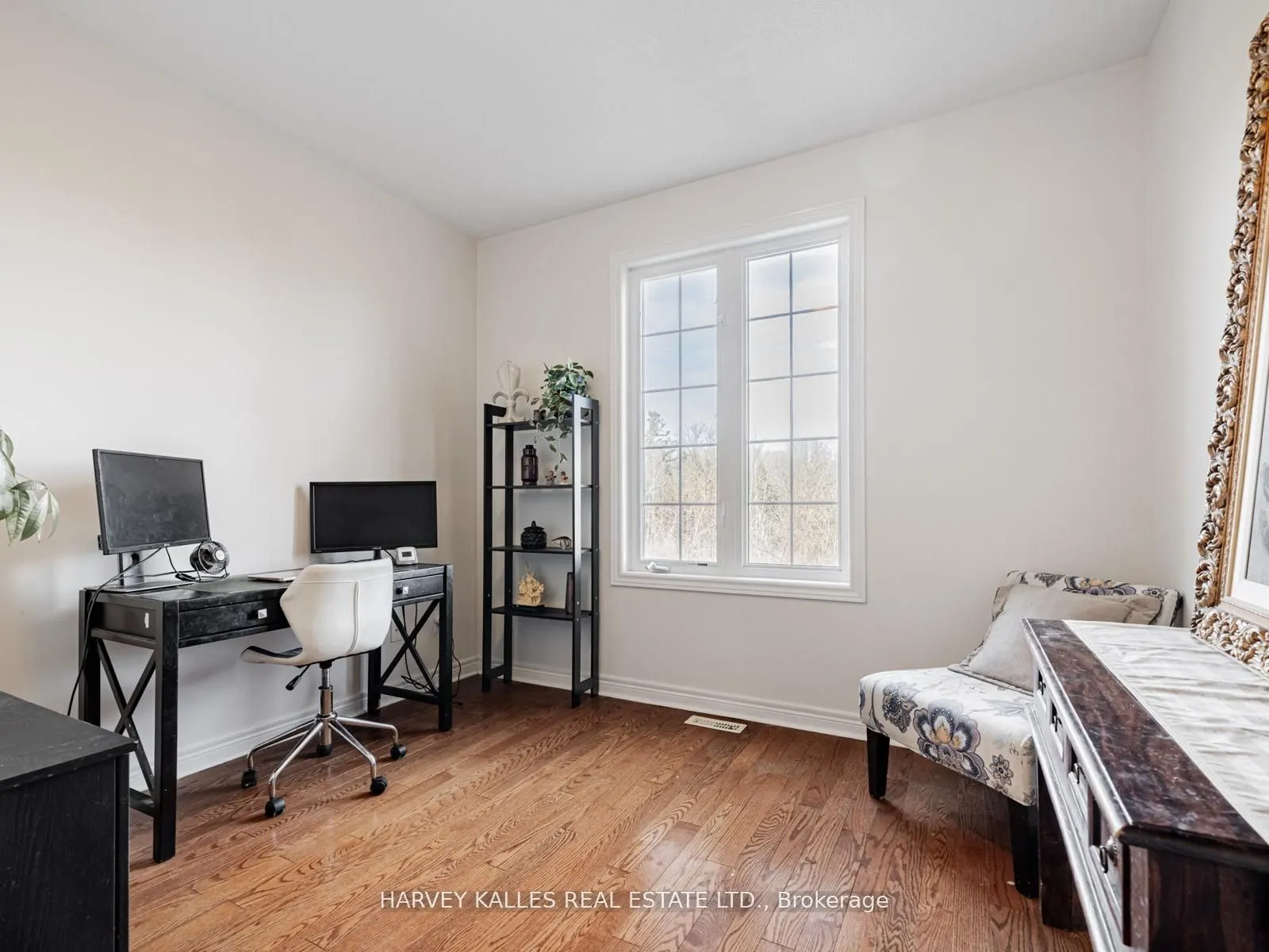 41 William Bowes Boulevard