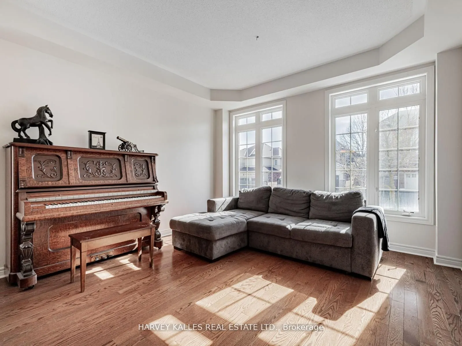 41 William Bowes Boulevard