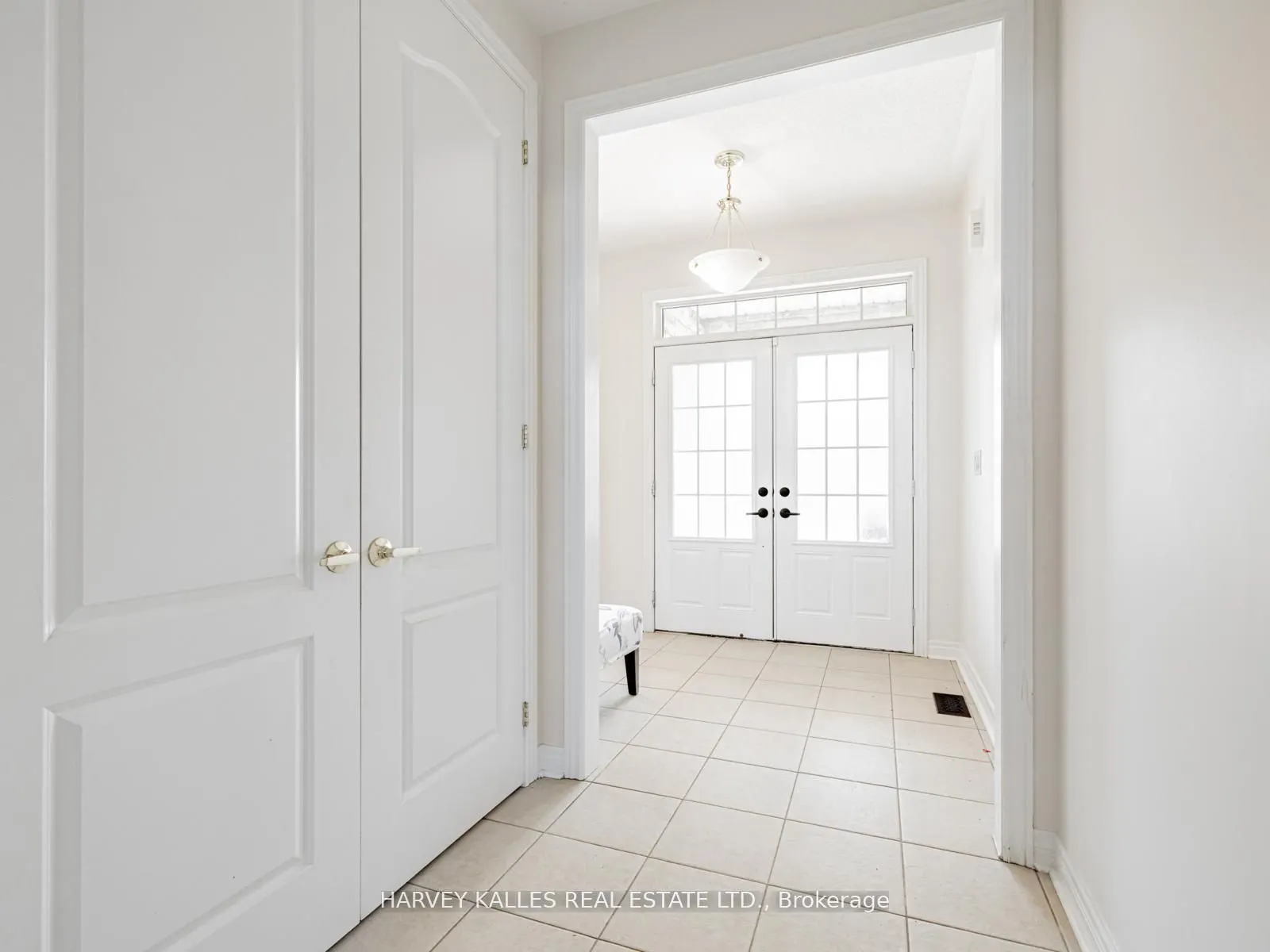 41 William Bowes Boulevard