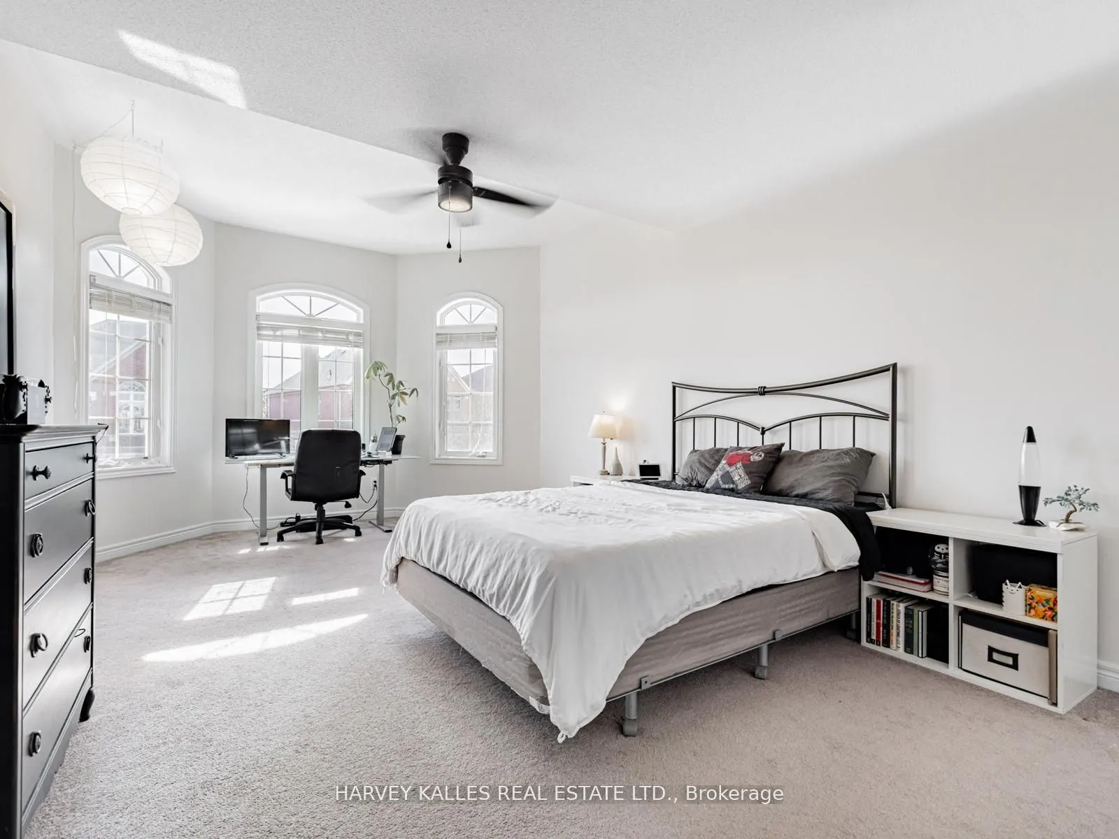 41 William Bowes Boulevard