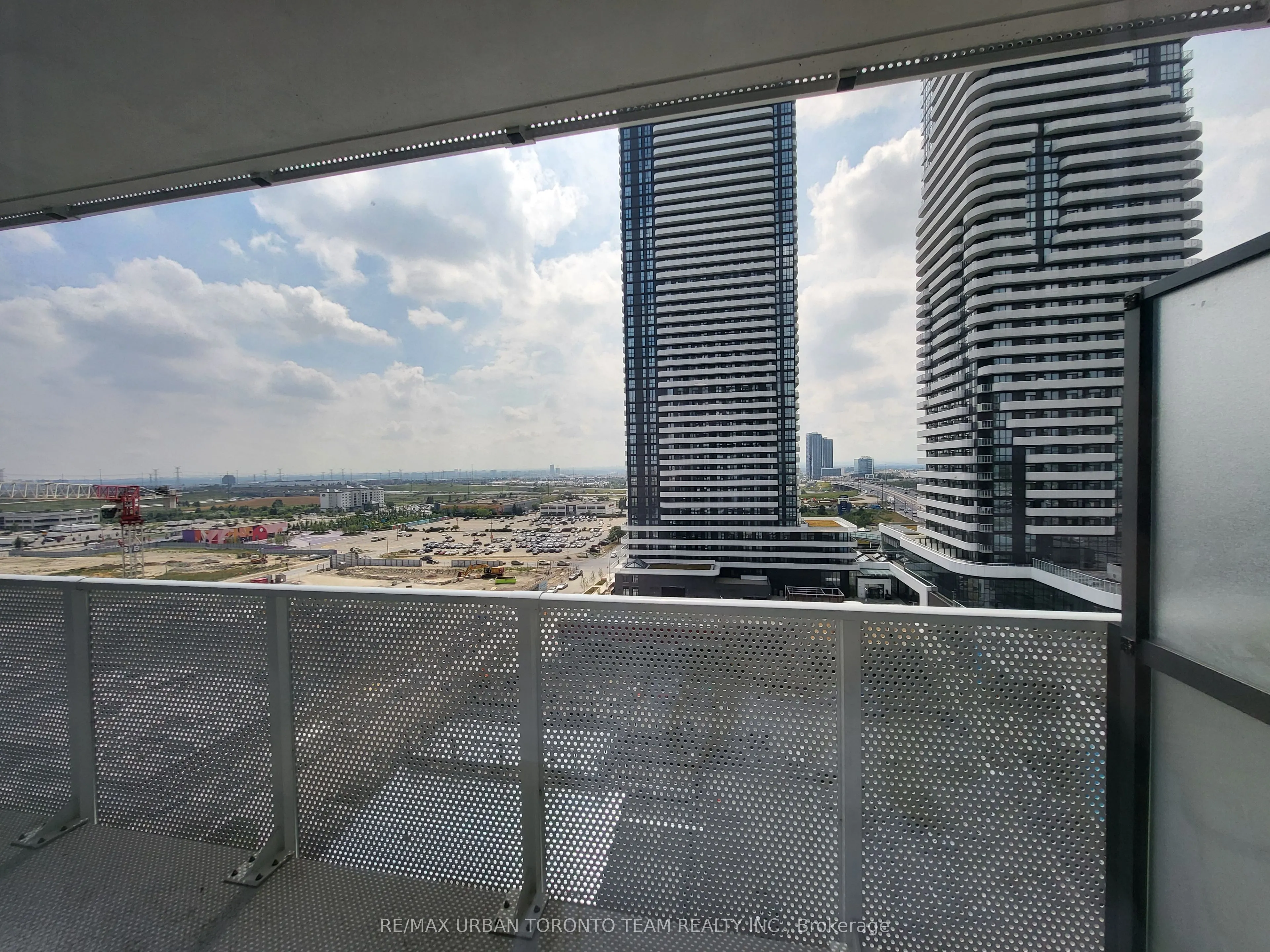 28 Interchange Way, #1201