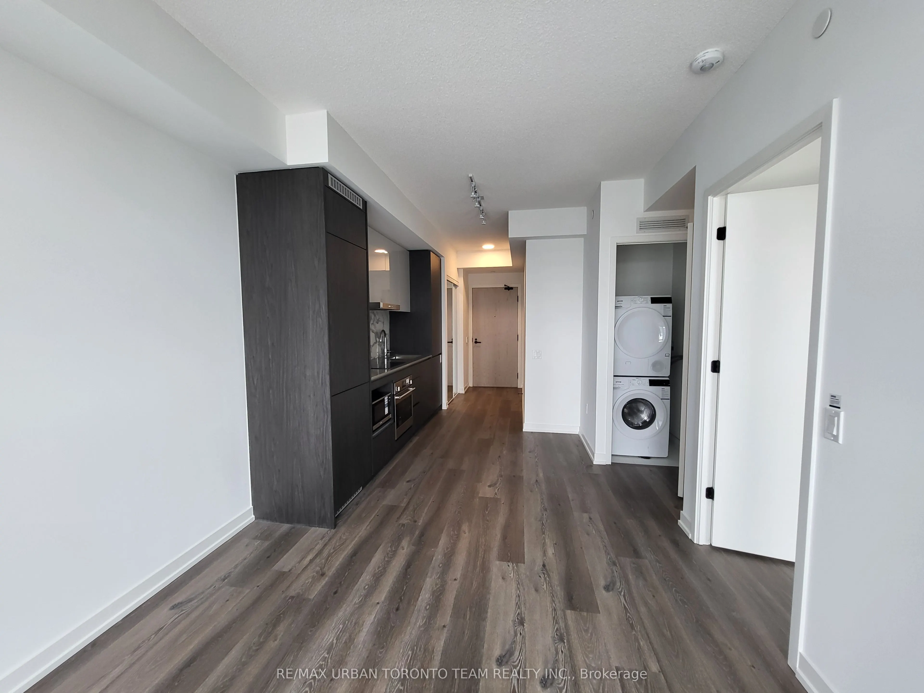 28 Interchange Way, #1201