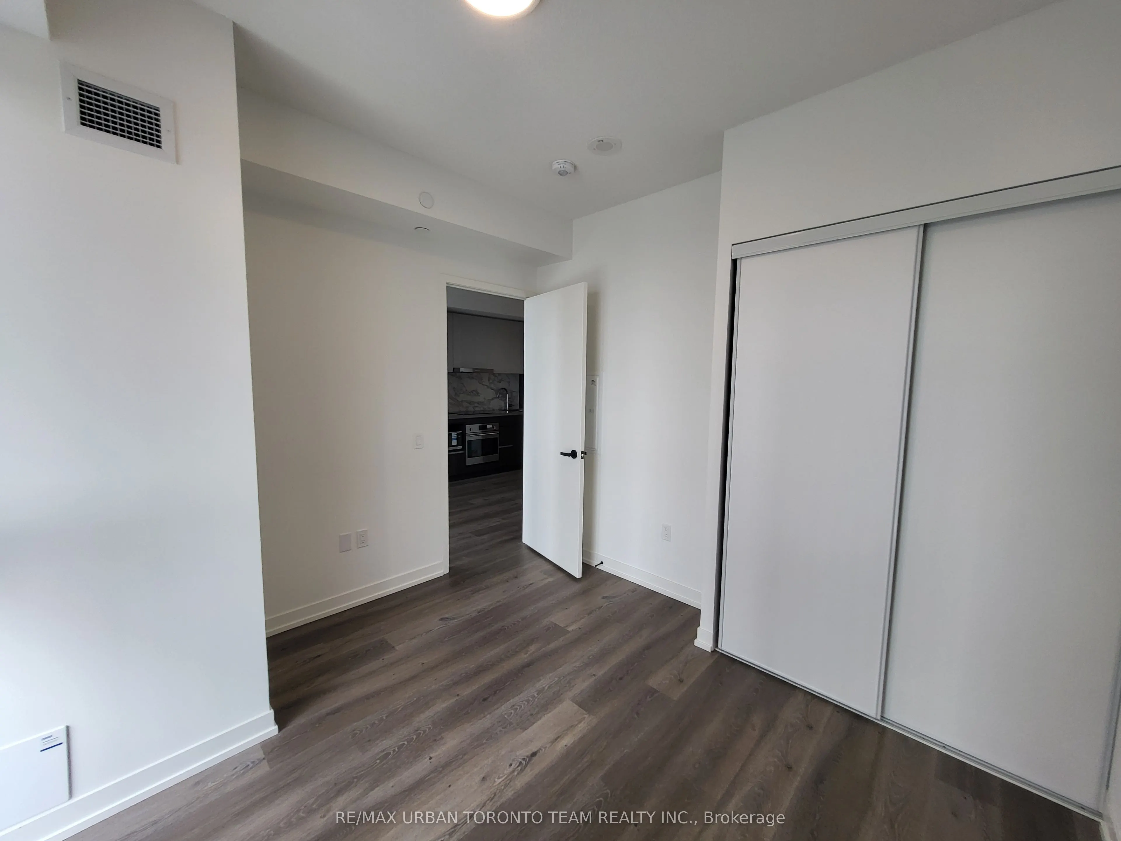 28 Interchange Way, #1201