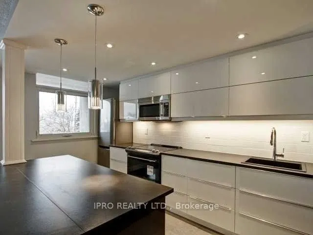 7811 Yonge Street, #307