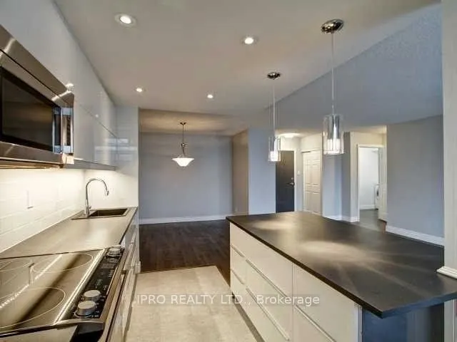 7811 Yonge Street, #307