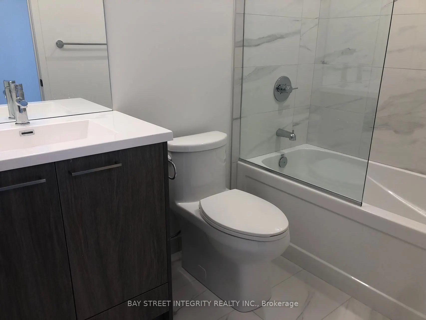 28 Interchange Way, #903
