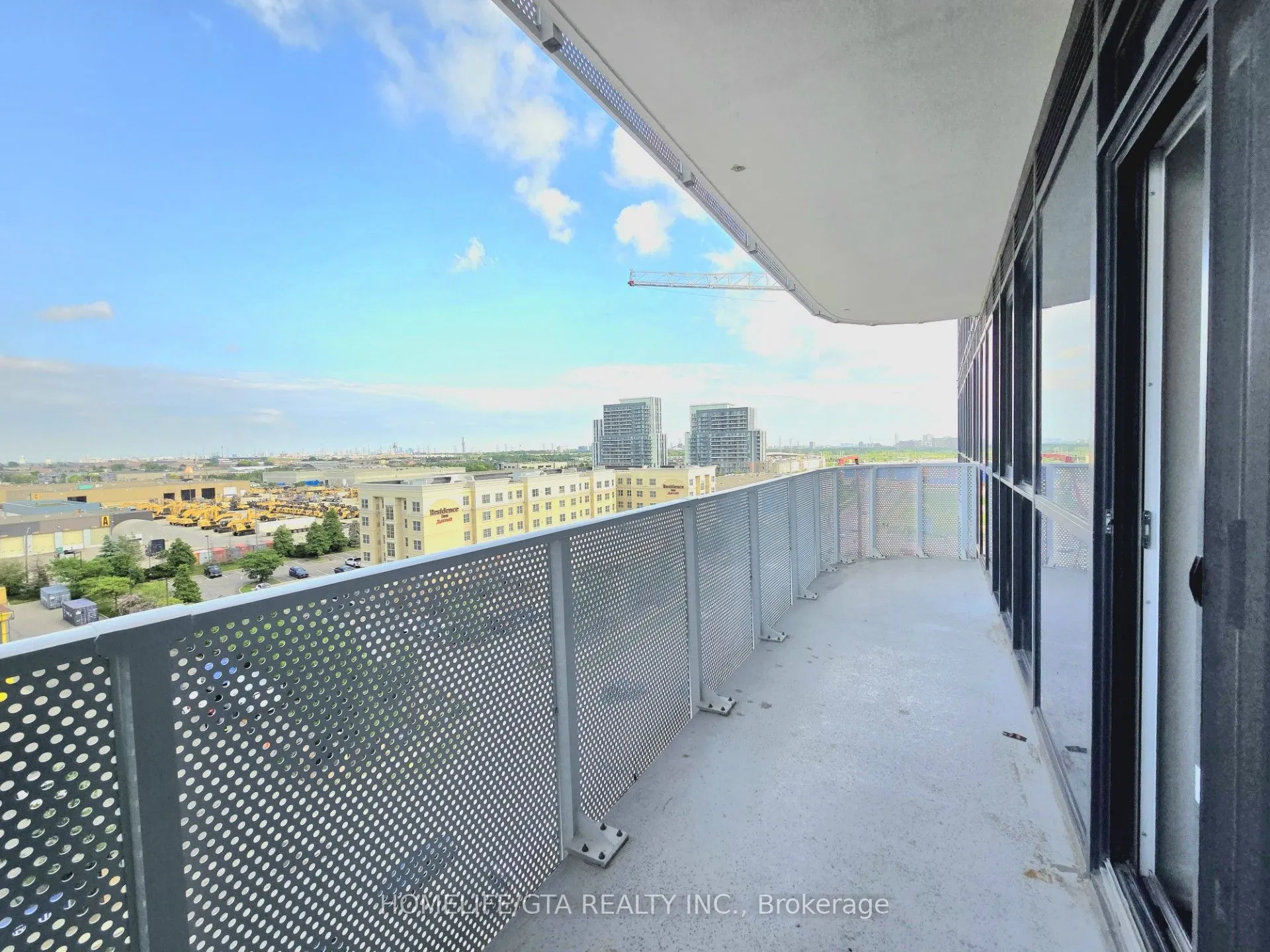 28 Interchange Way, #909