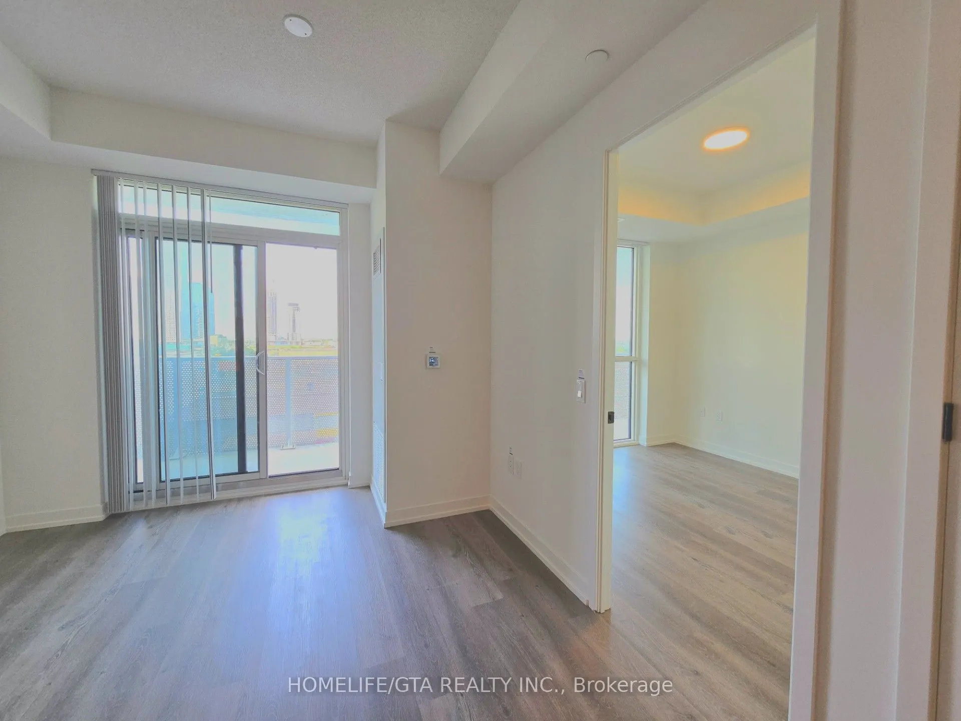 28 Interchange Way, #909