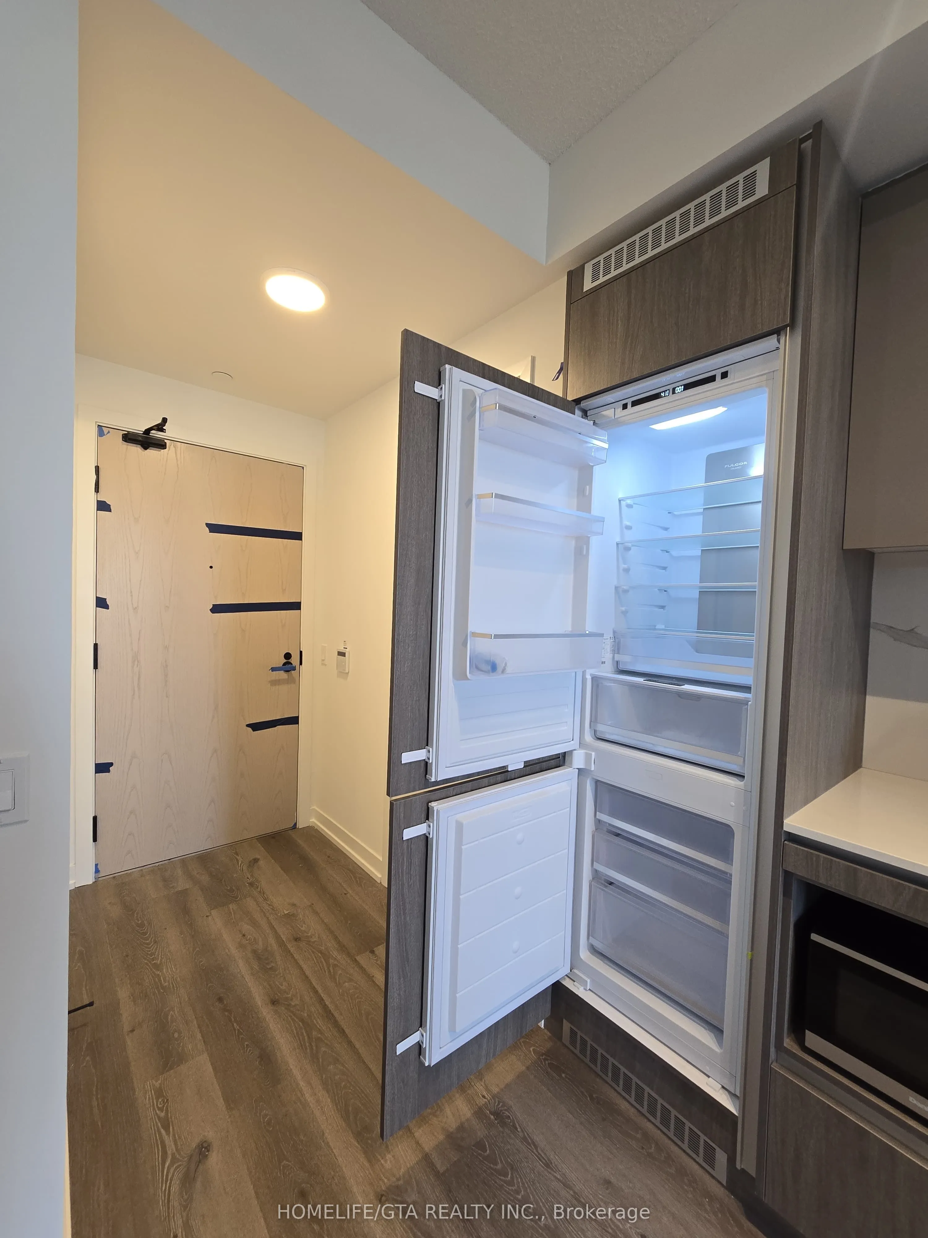 28 Interchange Way, #909