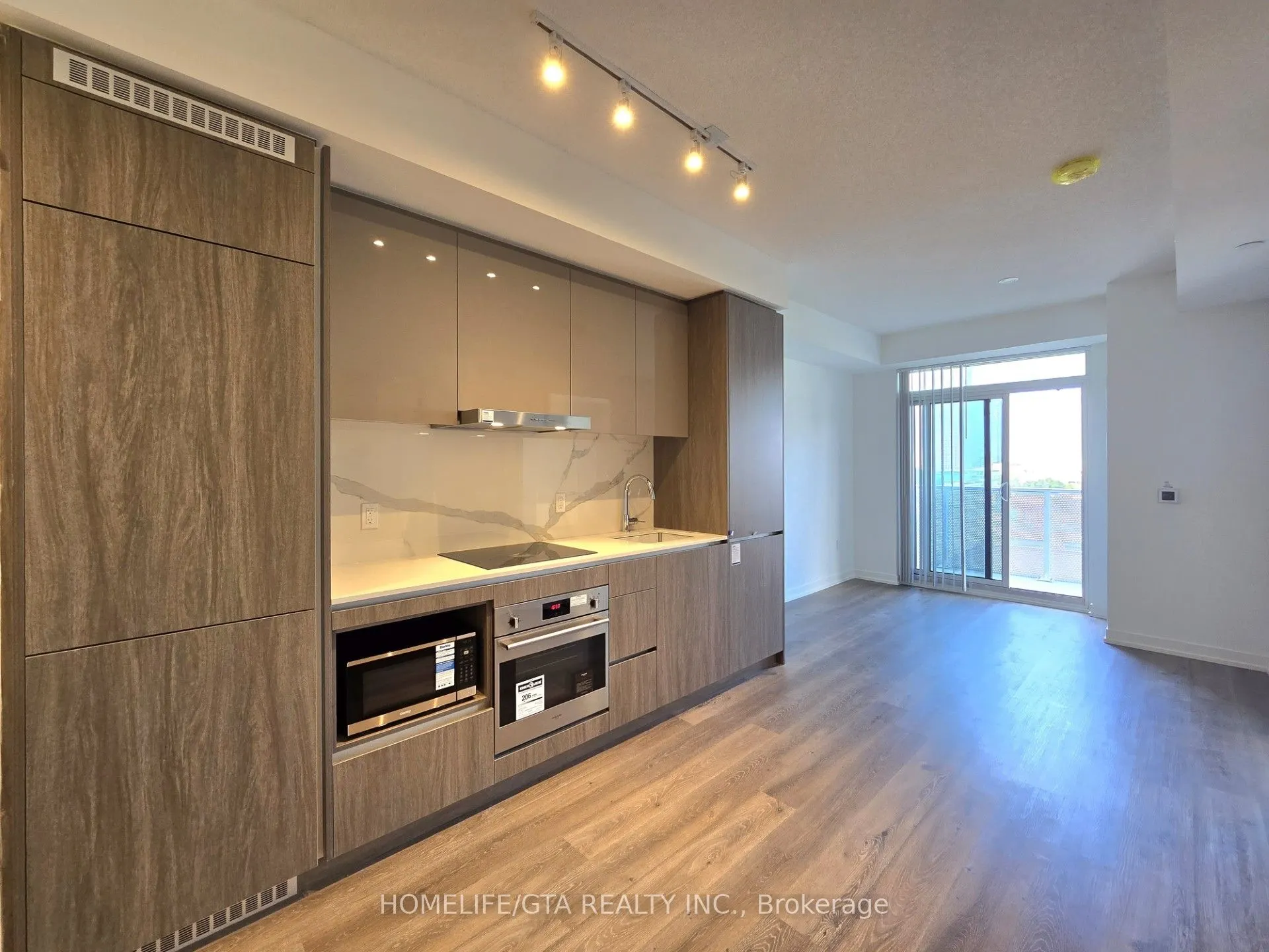 28 Interchange Way, #909