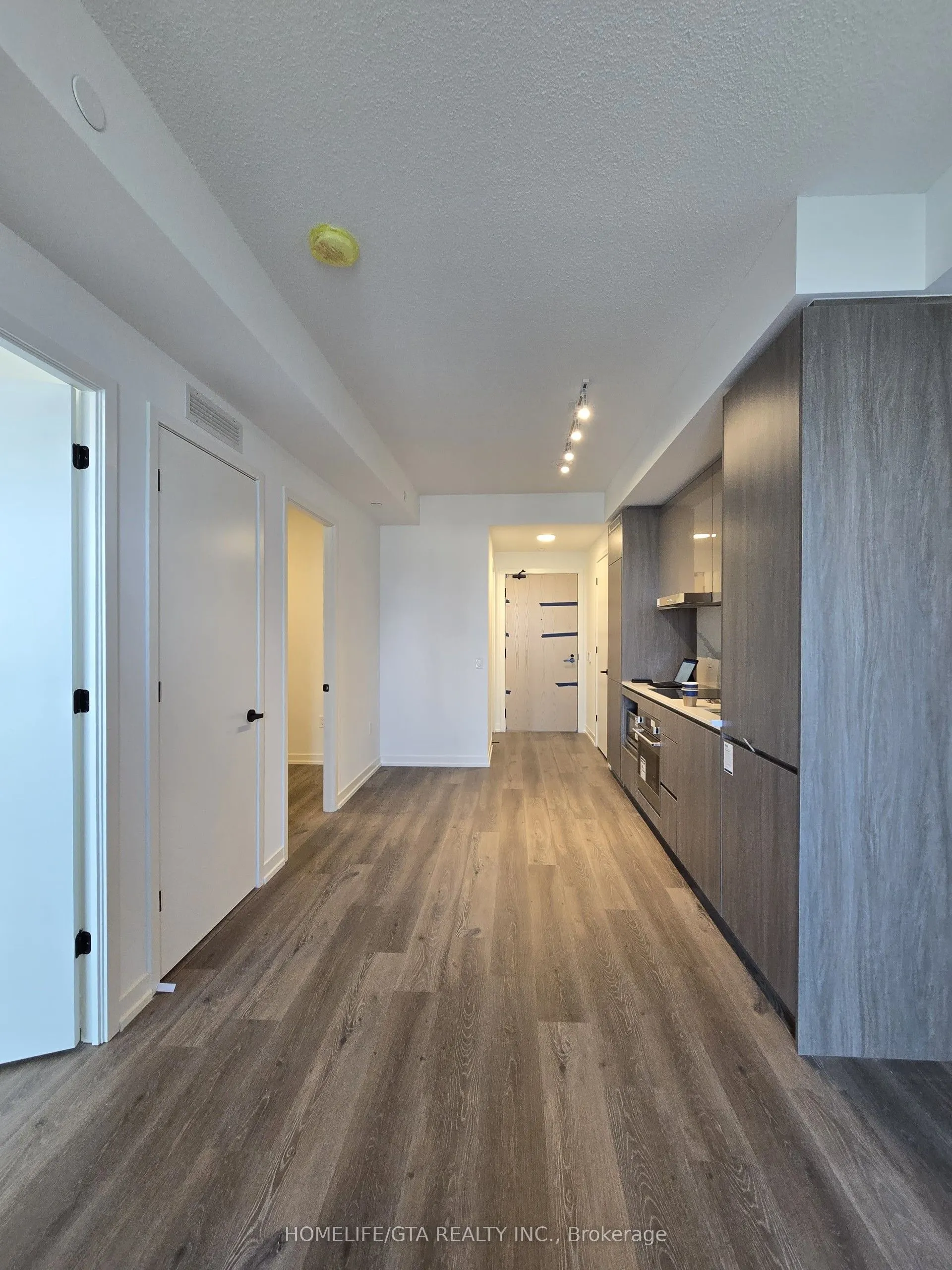28 Interchange Way, #909