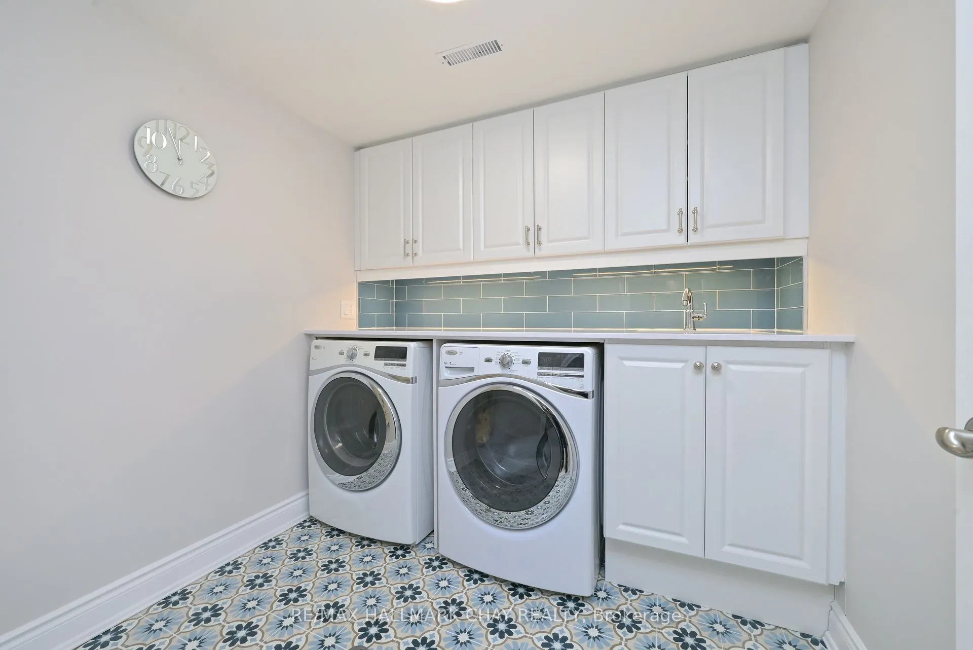39 Westmount Drive, #19