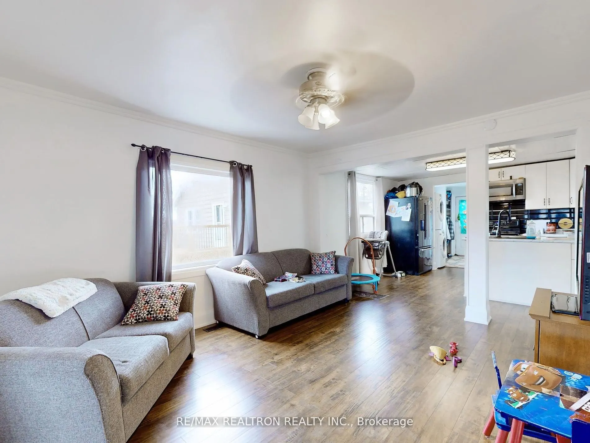 156 The Queensway Street S