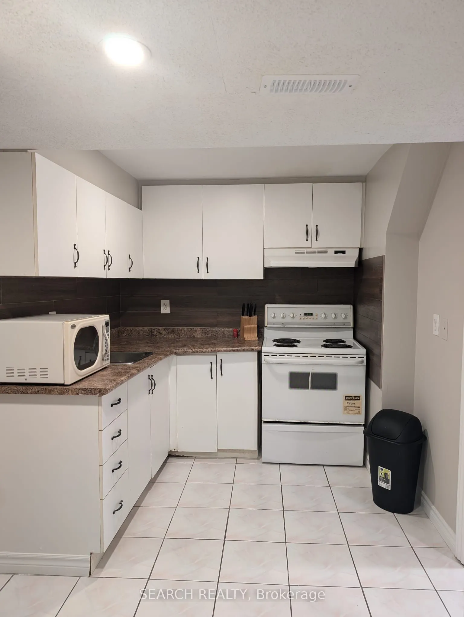 226 St Joan Of Arc Avenue, #Basement