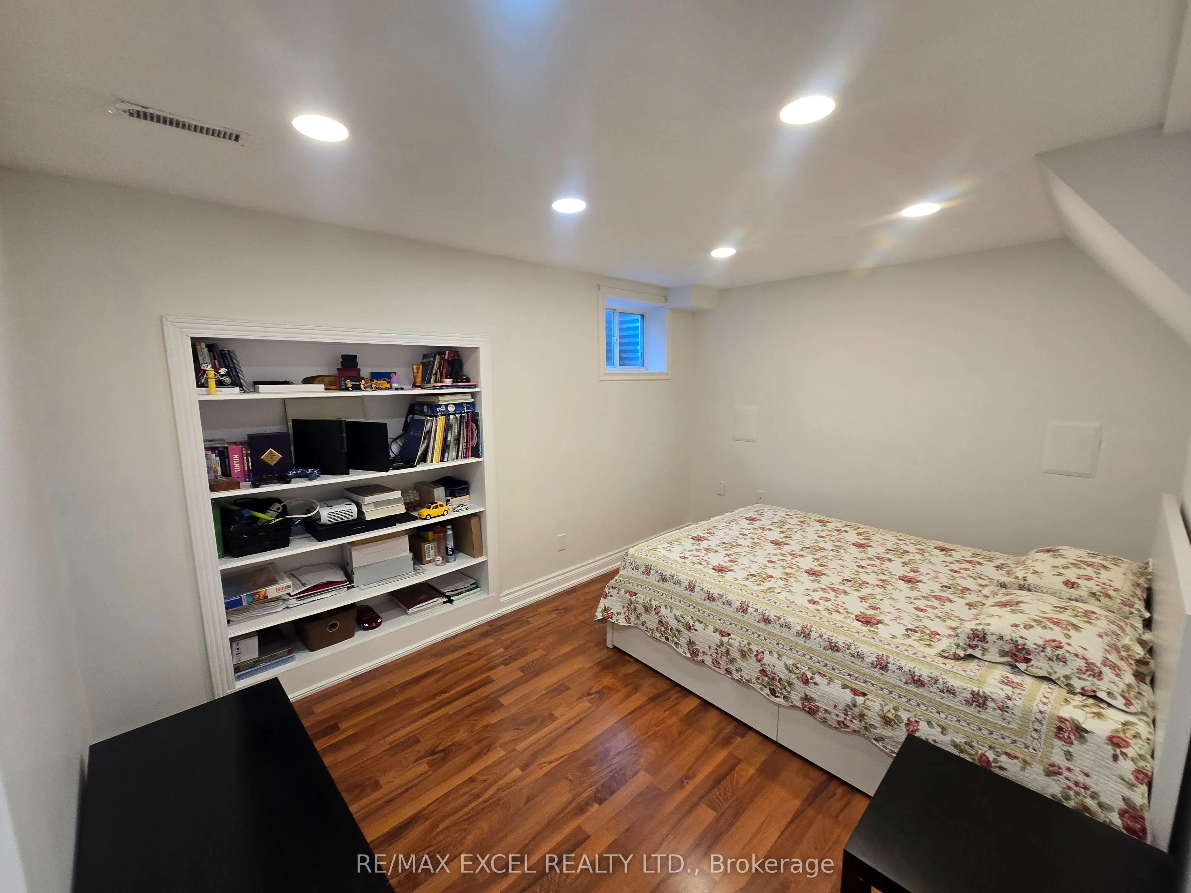 19 Marsh Street N