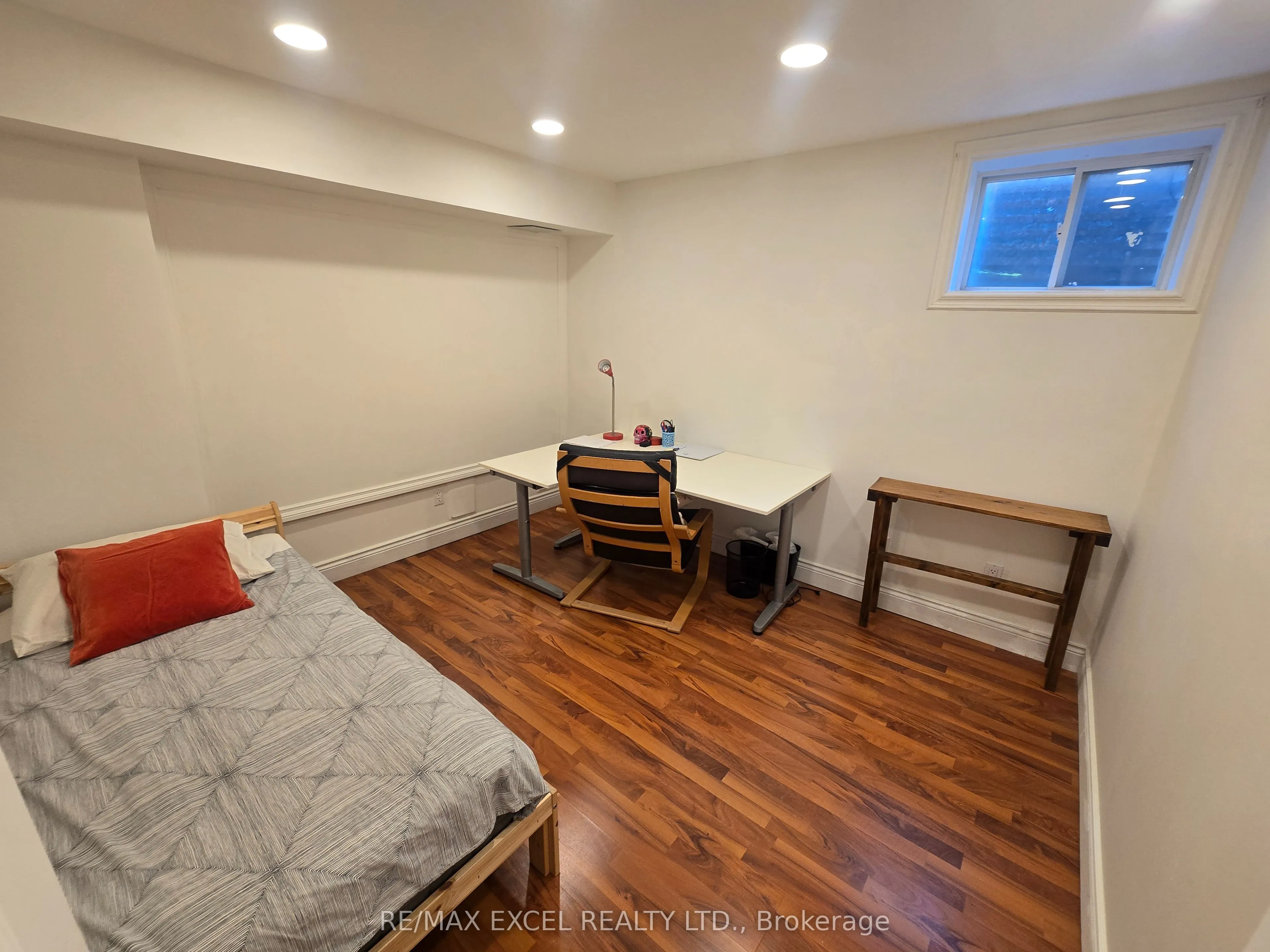 19 Marsh Street N