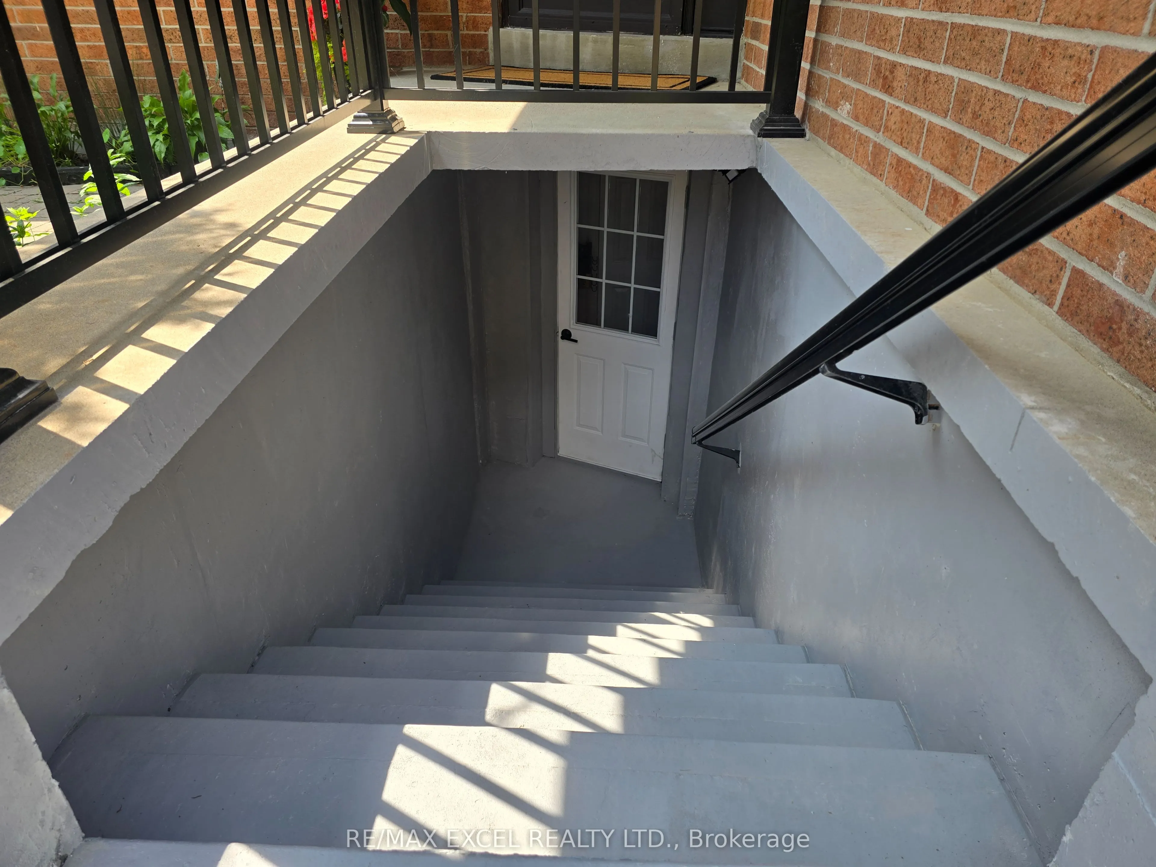 19 Marsh Street N