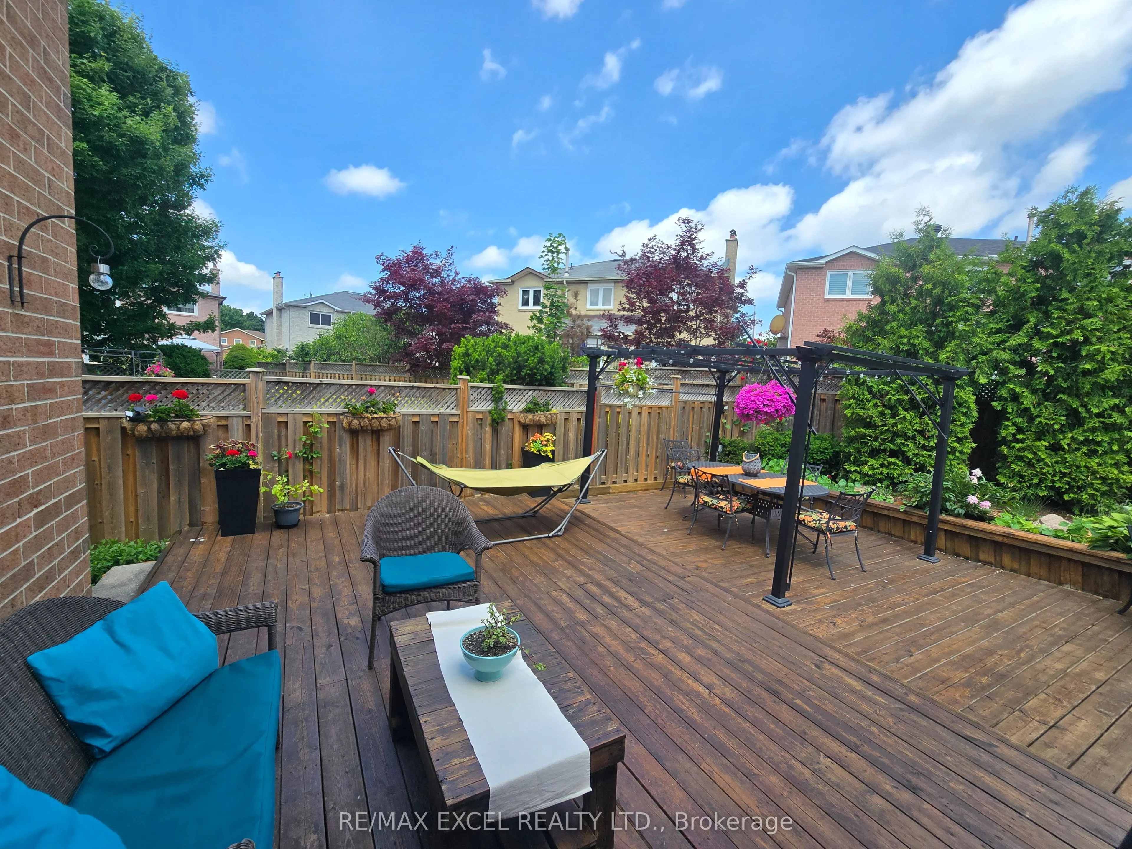 19 Marsh Street N
