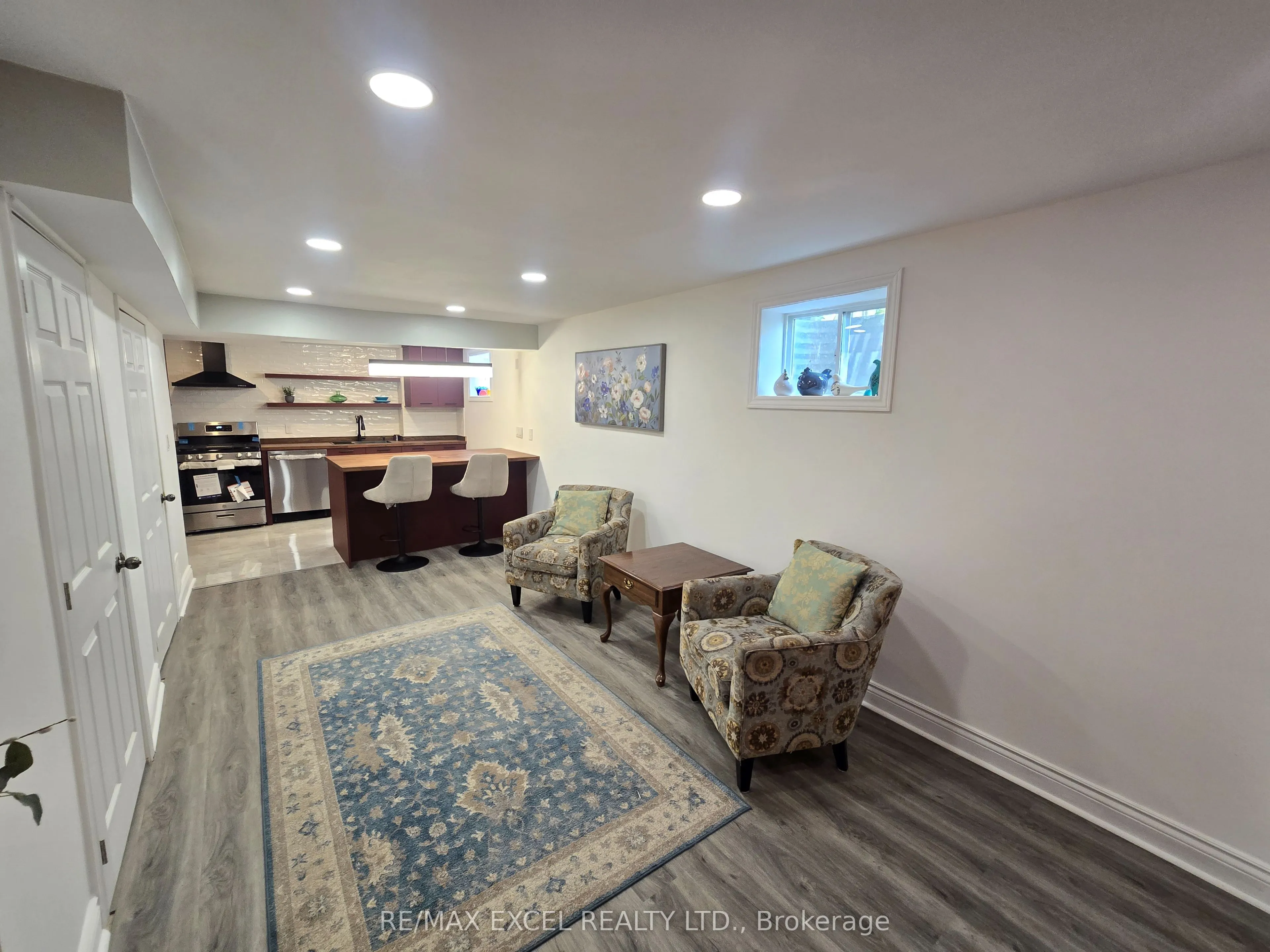 19 Marsh Street N