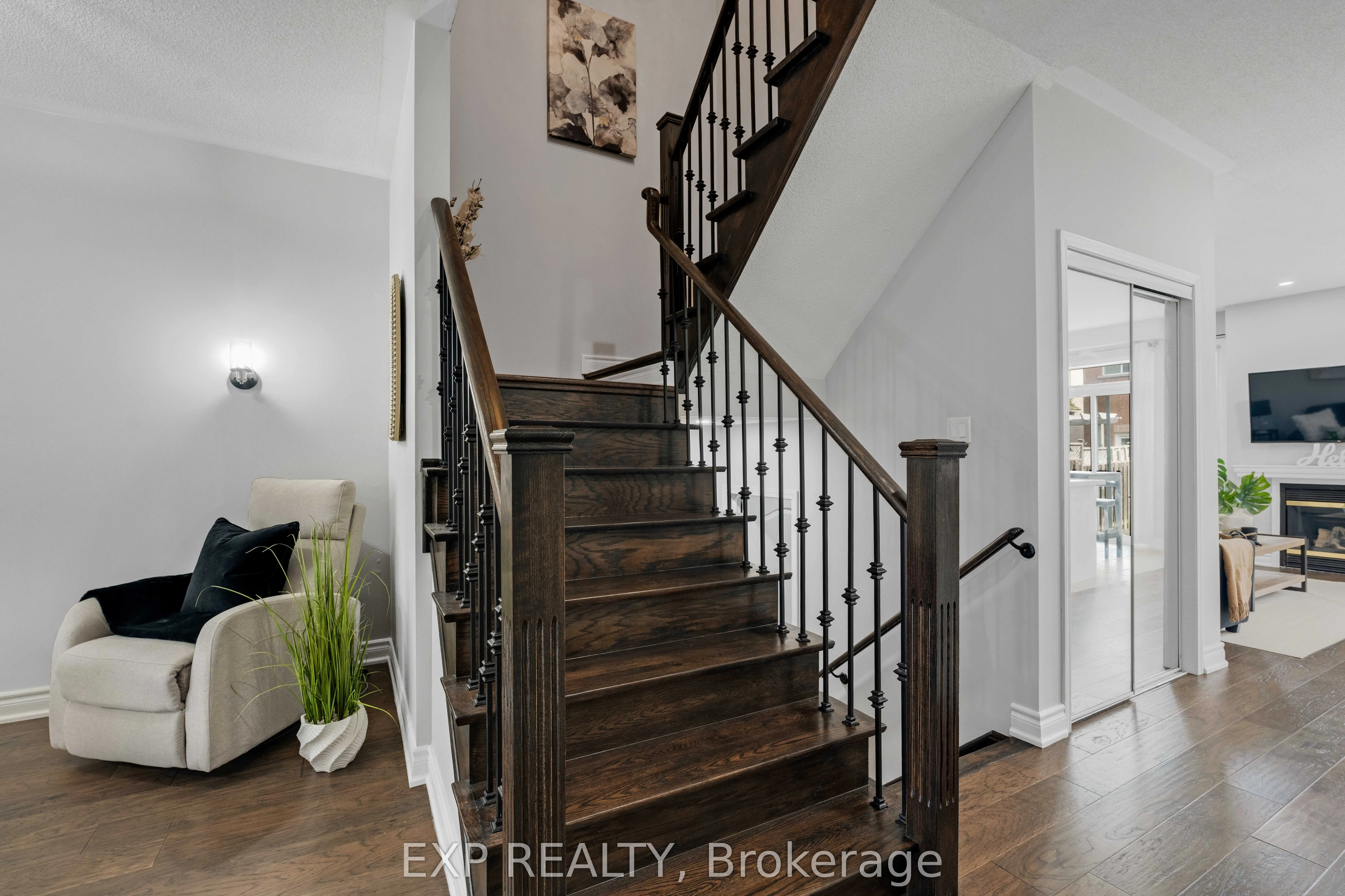 156 Dolce Crescent
